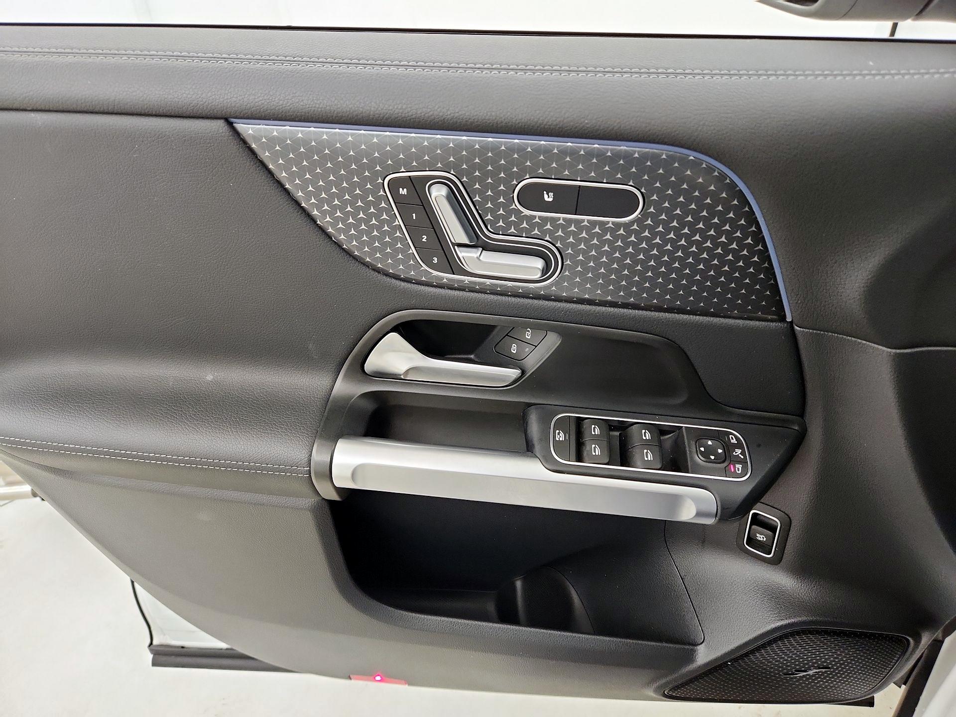 Thumbnail: 2024 Mercedes-Benz EQB - 12