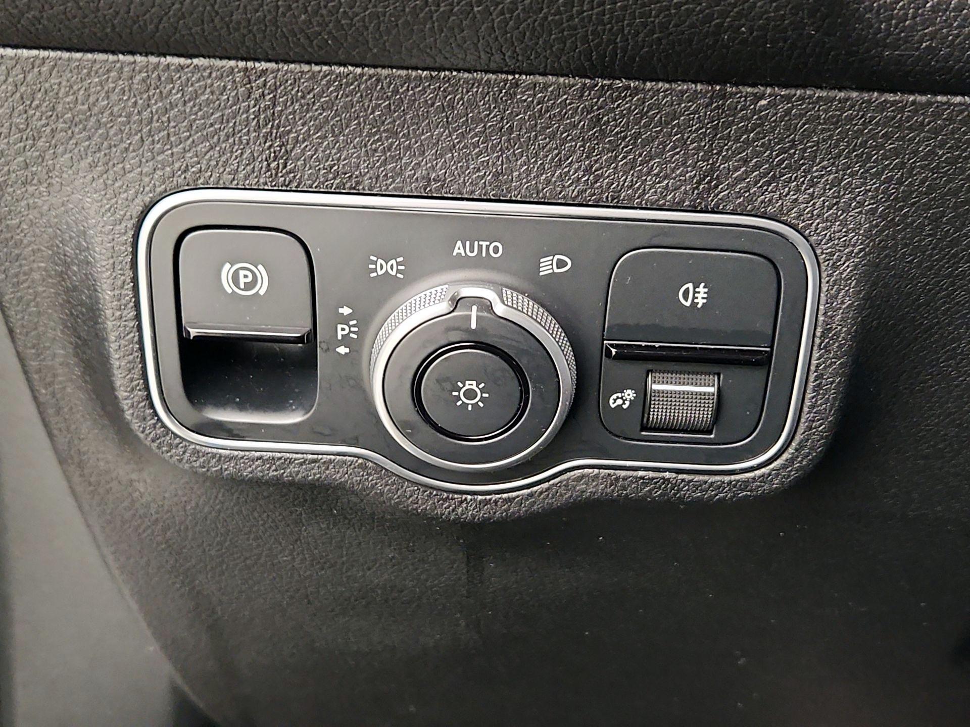 Thumbnail: 2024 Mercedes-Benz EQB - 13