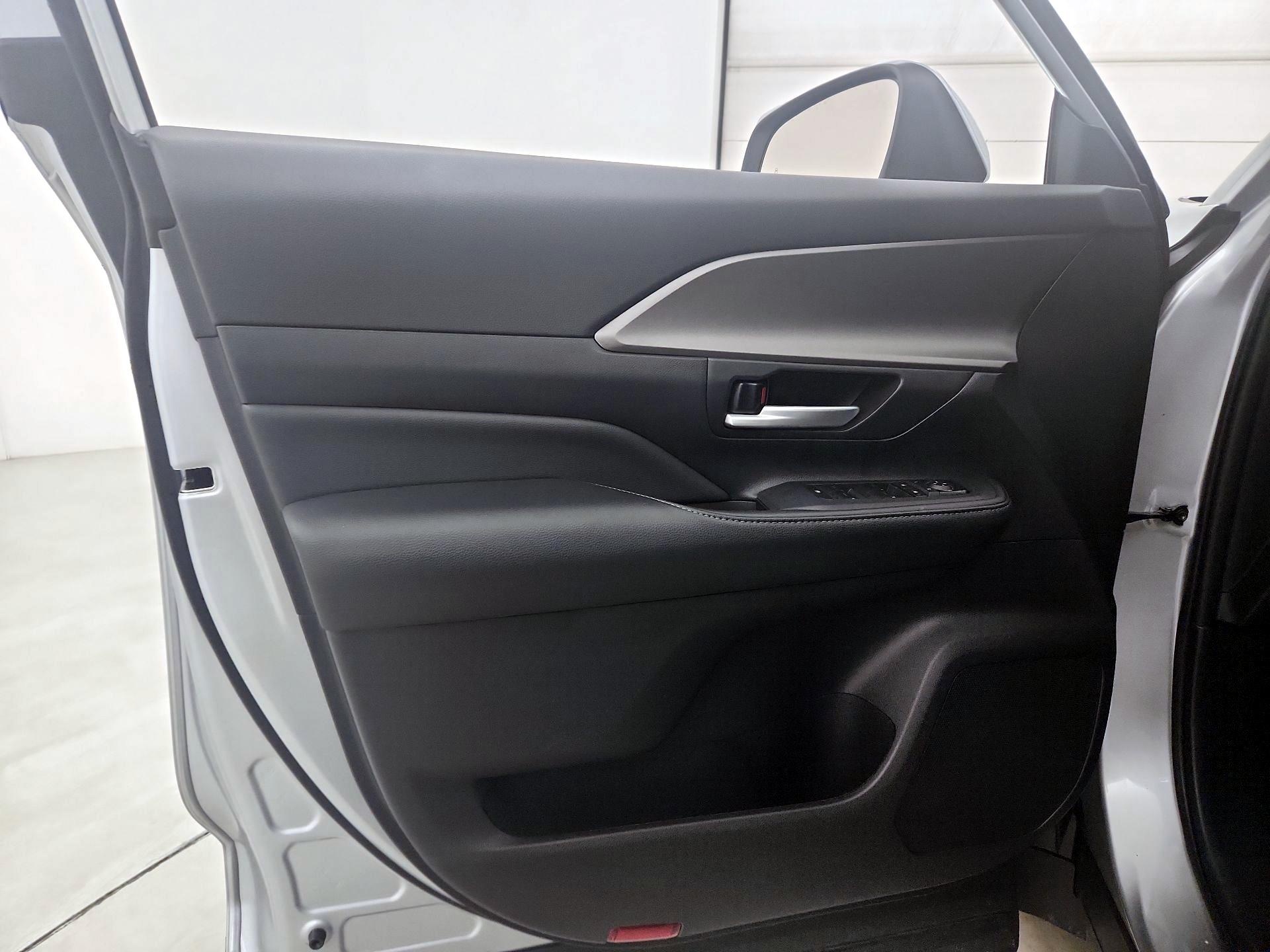 Thumbnail: 2024 Toyota Grand Highlander - 12