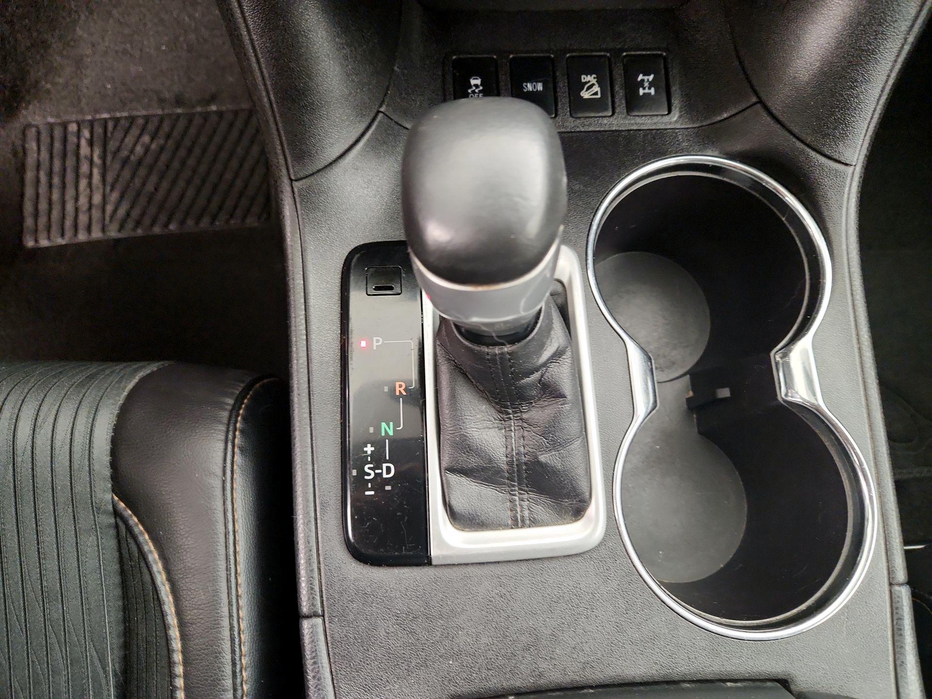 Thumbnail: 2015 Toyota Highlander - 17