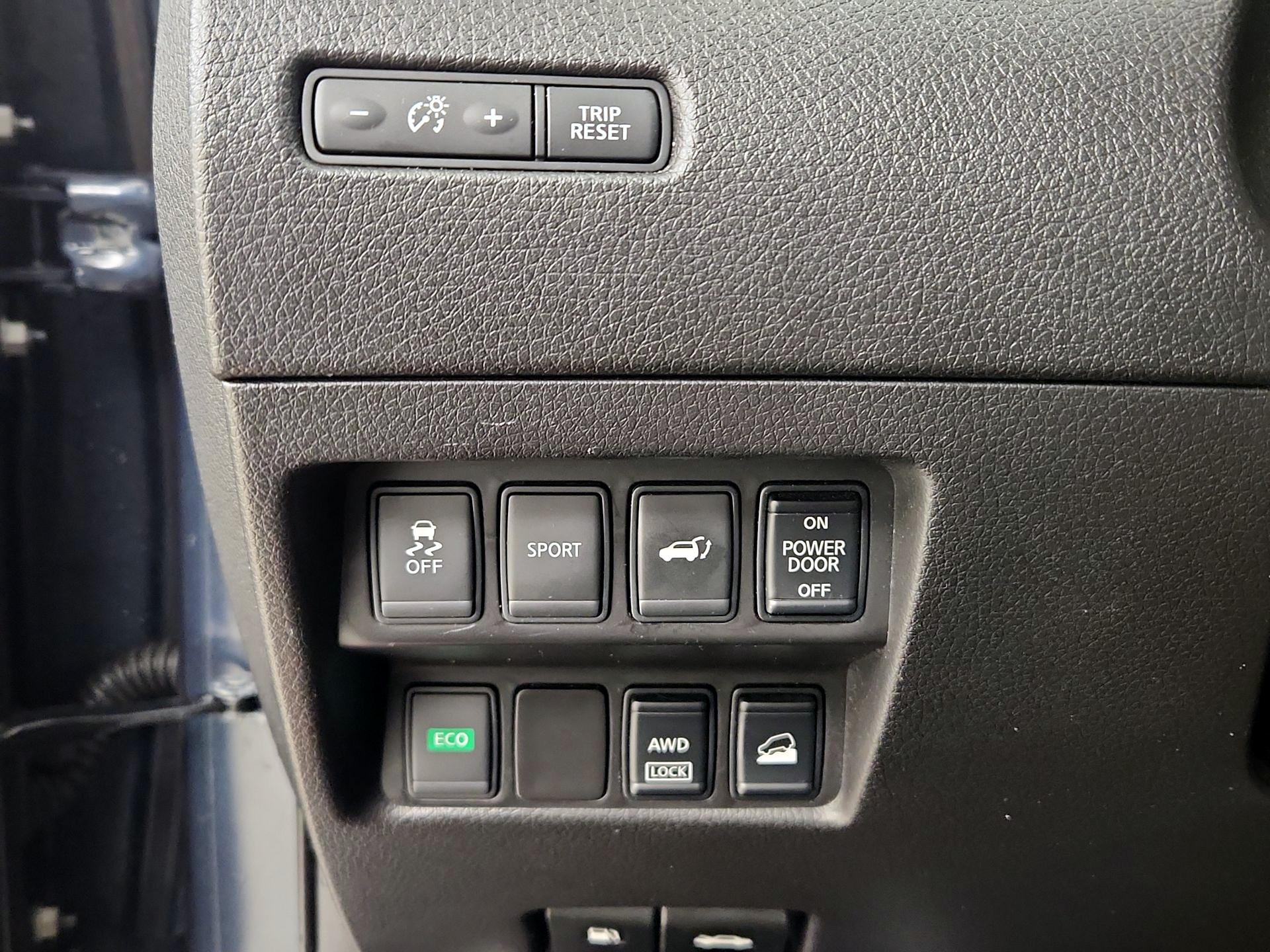 Thumbnail: 2016 Nissan Rogue - 13