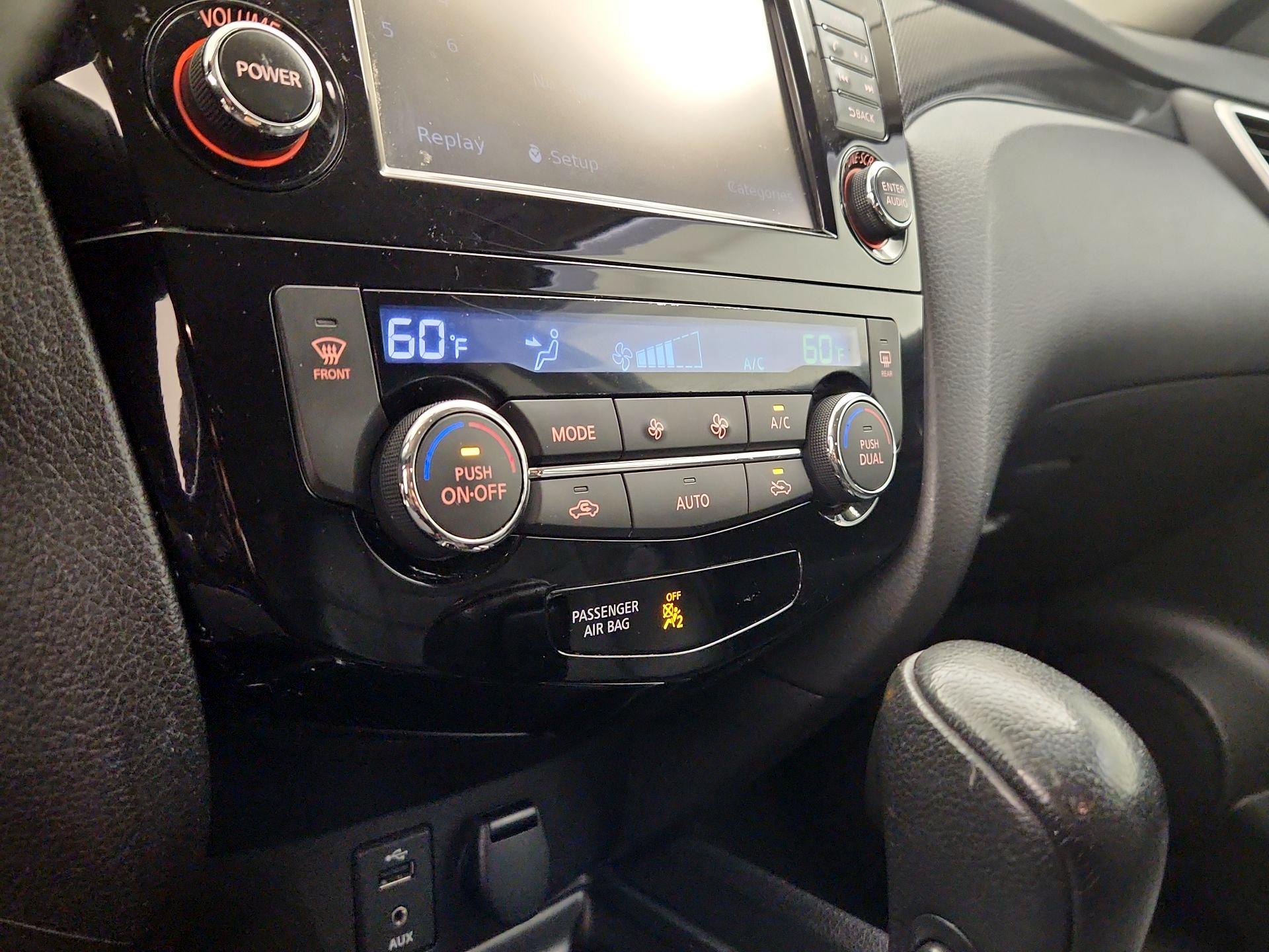 Thumbnail: 2016 Nissan Rogue - 16