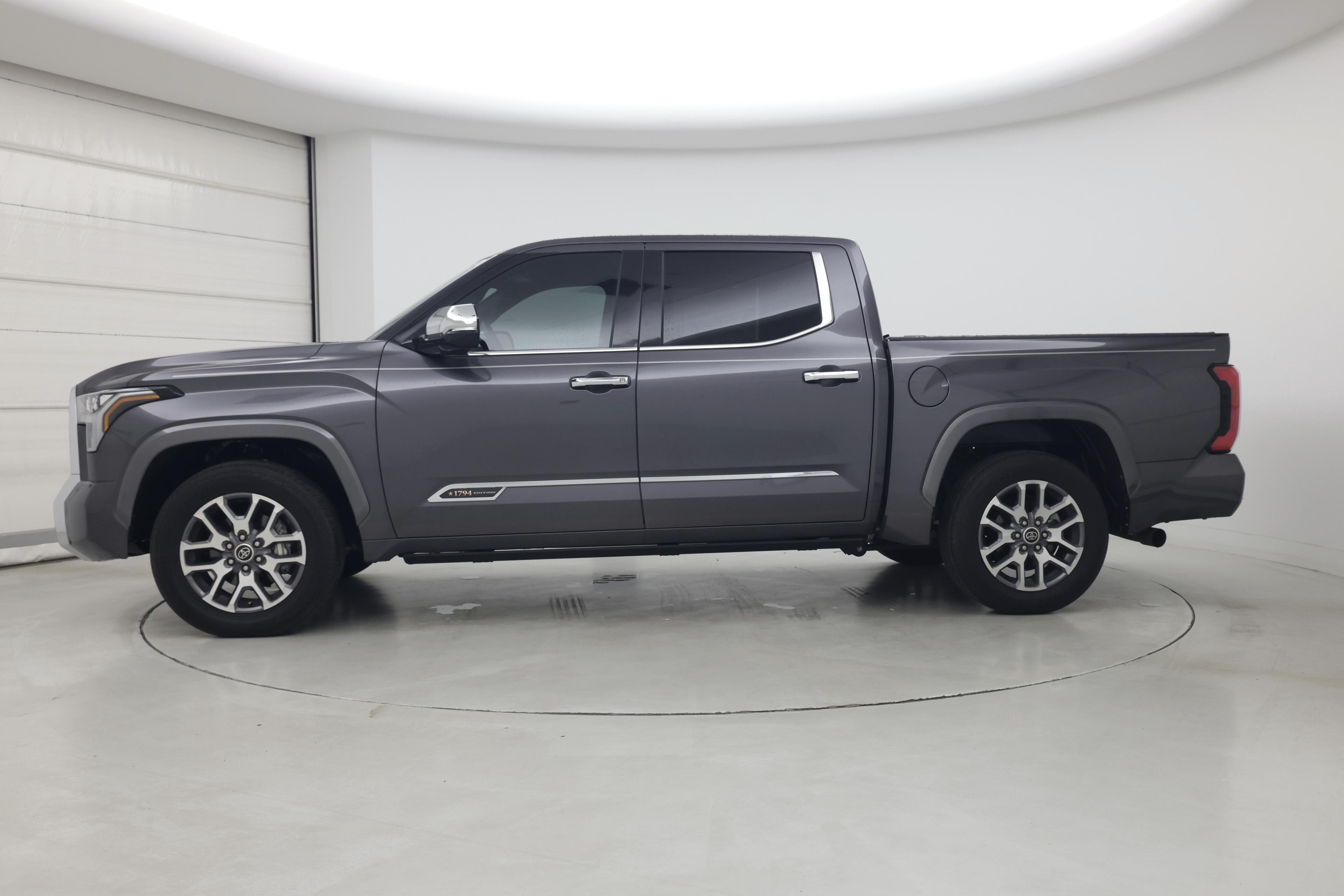 Thumbnail: 2022 Toyota Tundra - 3