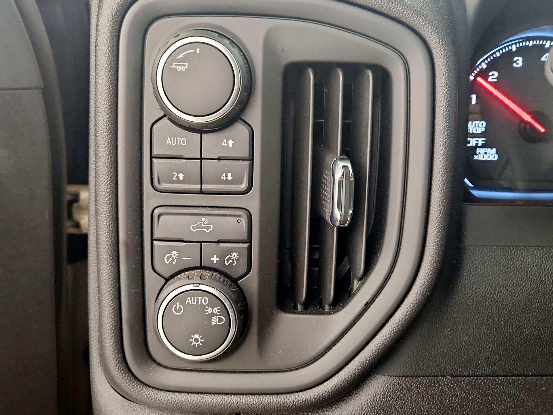 Thumbnail: 2023 Chevrolet Silverado 1500 - 13