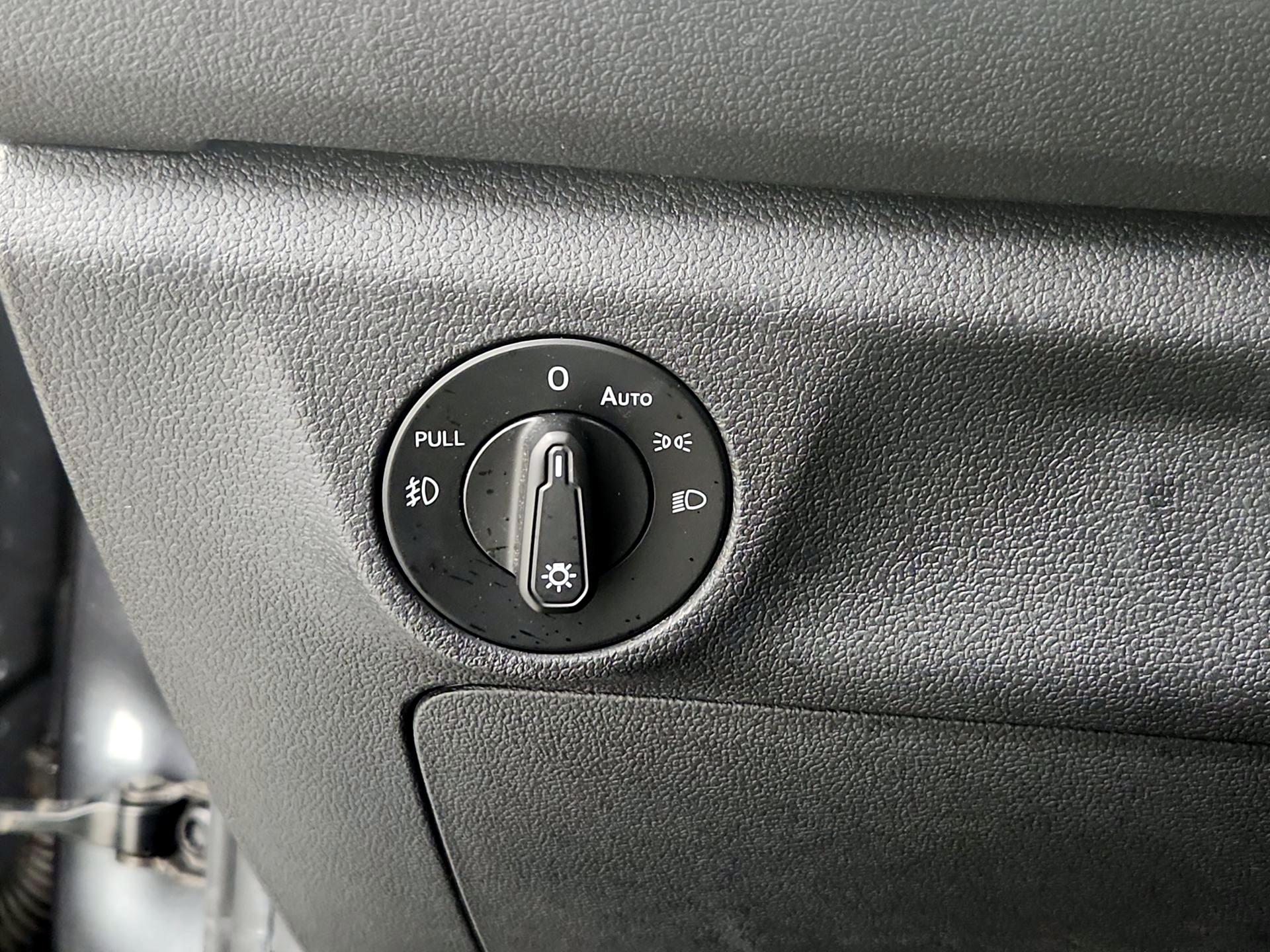 Thumbnail: 2019 Volkswagen Jetta - 13