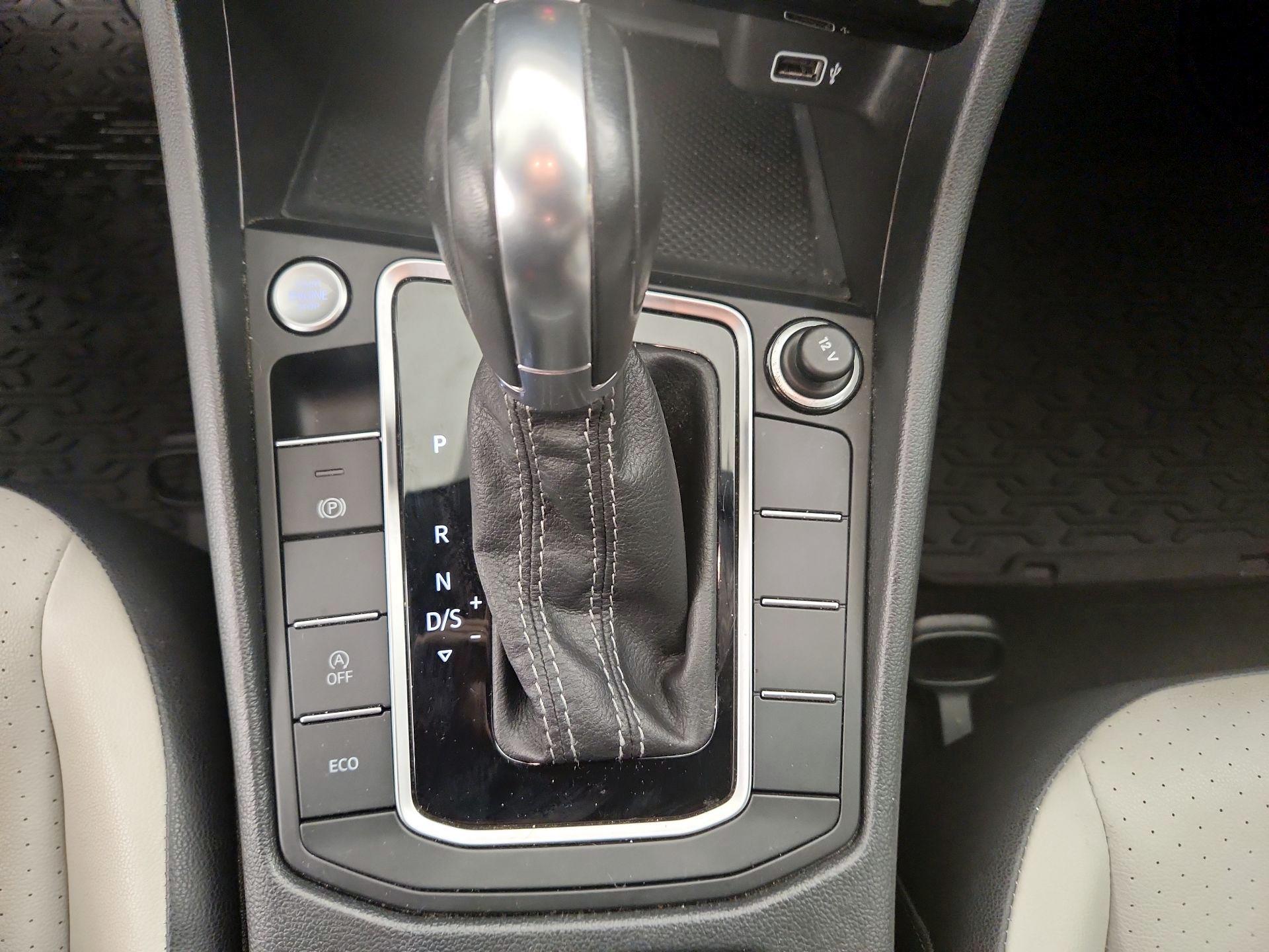 Thumbnail: 2019 Volkswagen Jetta - 17