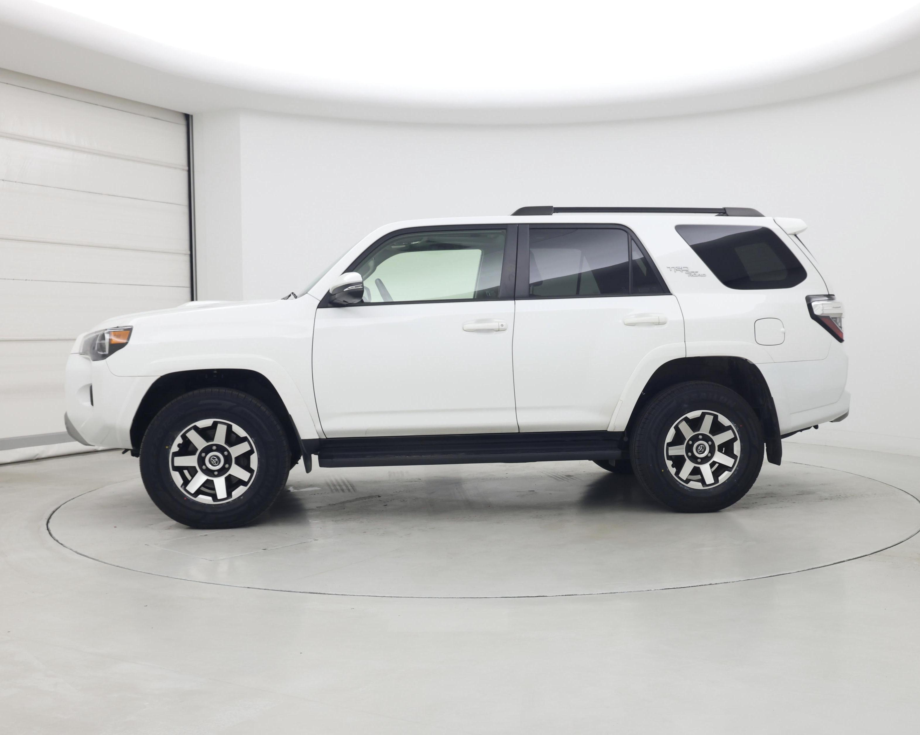 Thumbnail: 2023 Toyota 4Runner - 3