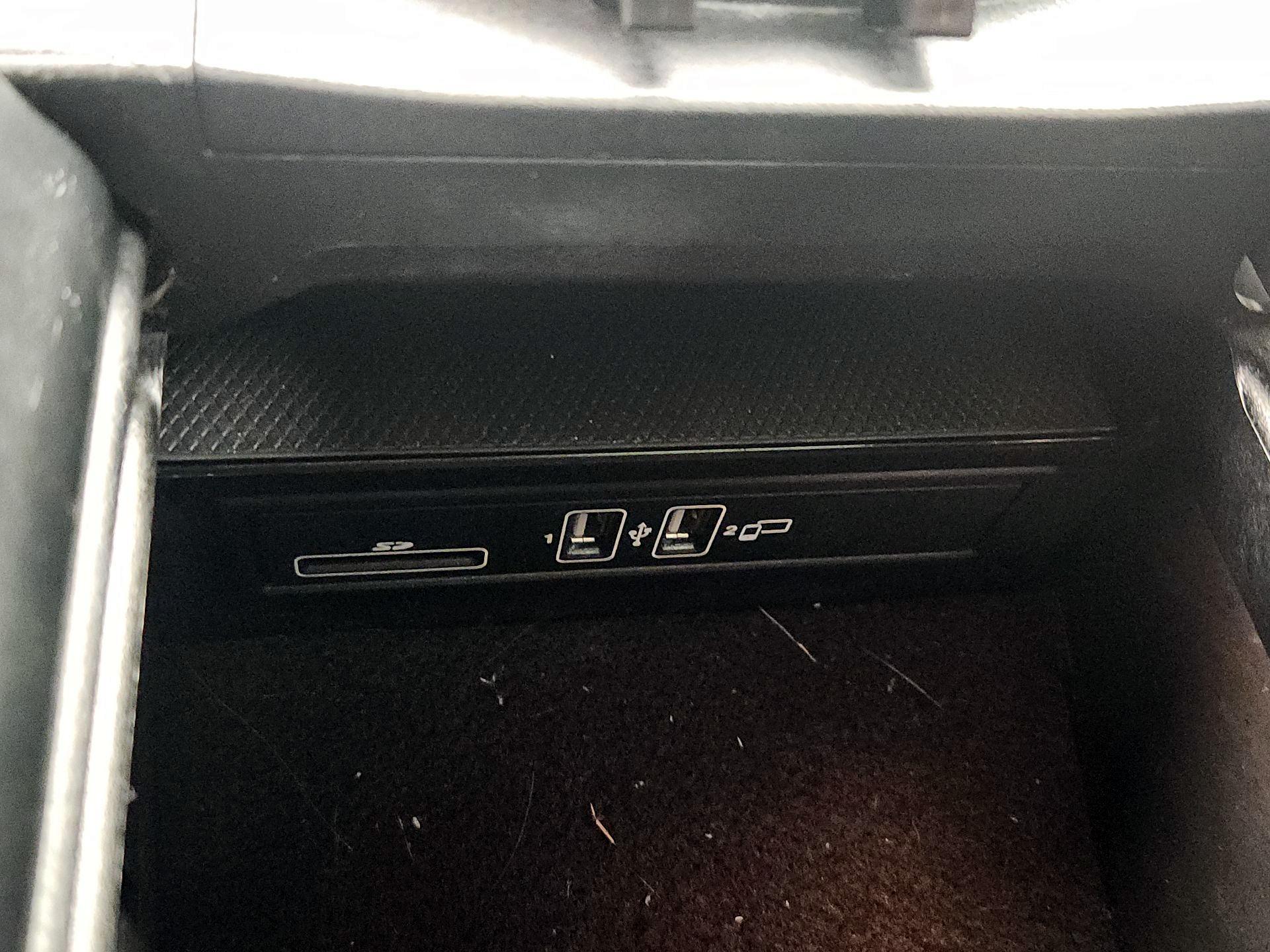 Thumbnail: 2019 Mercedes-Benz C-Class - 18