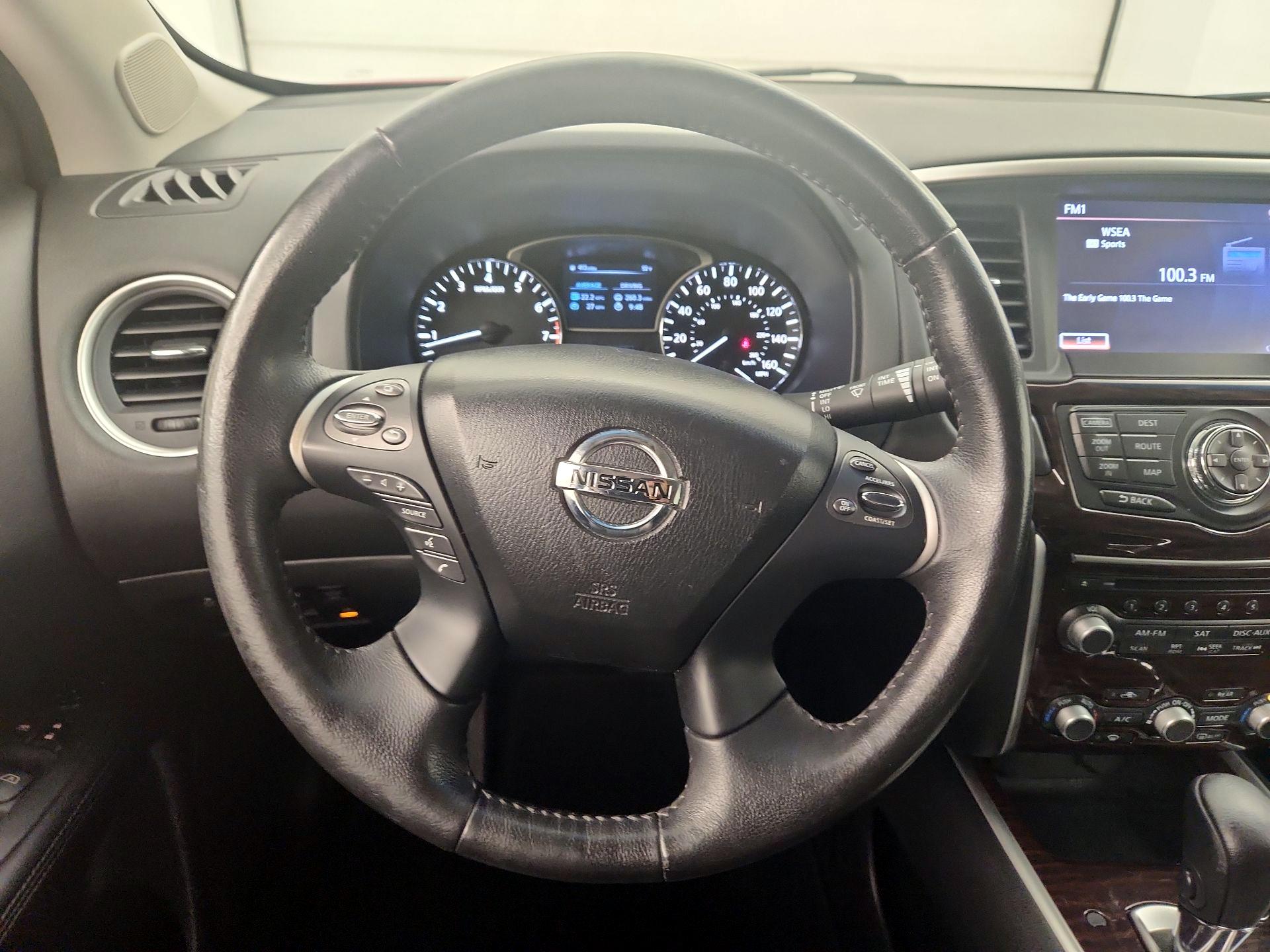 Thumbnail: 2014 Nissan Pathfinder - 9