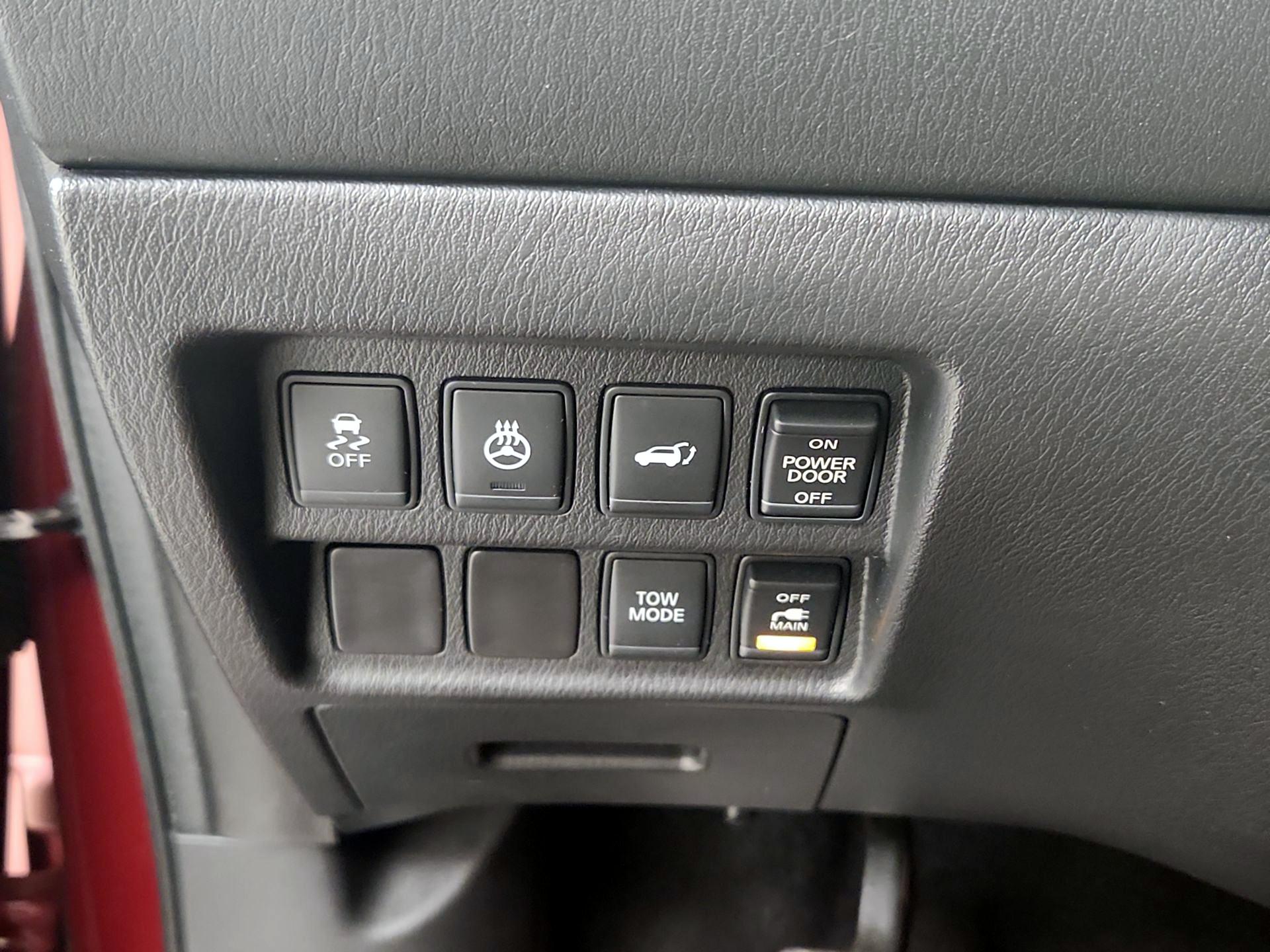 Thumbnail: 2014 Nissan Pathfinder - 13