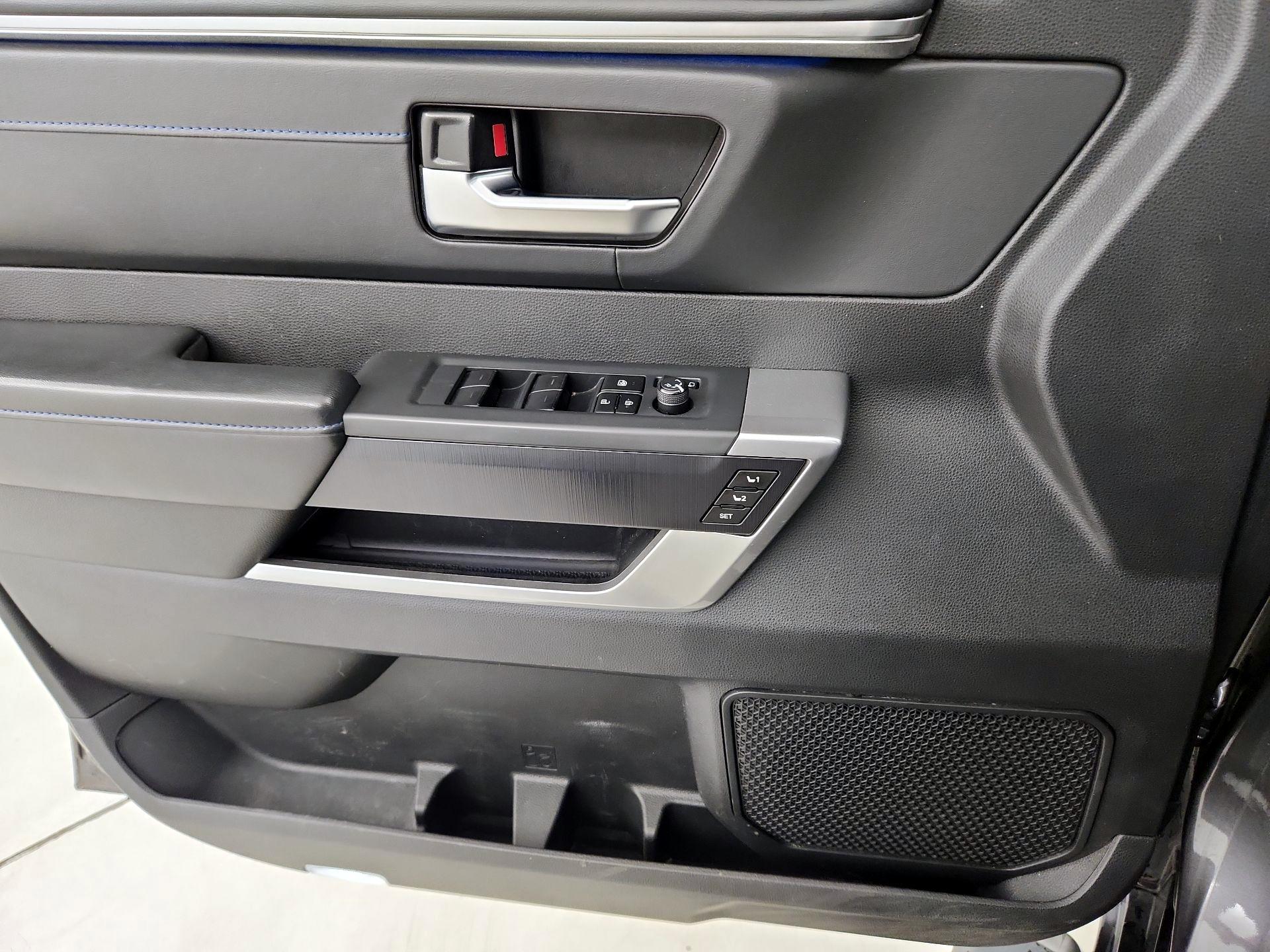 Thumbnail: 2022 Toyota Tundra - 12