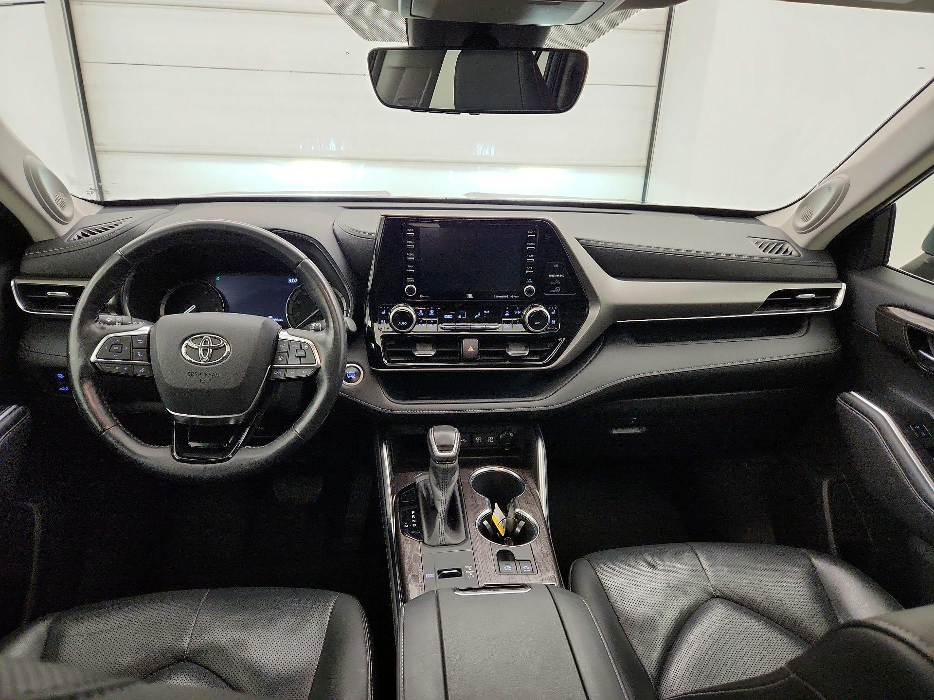 Thumbnail: 2020 Toyota Highlander - 9