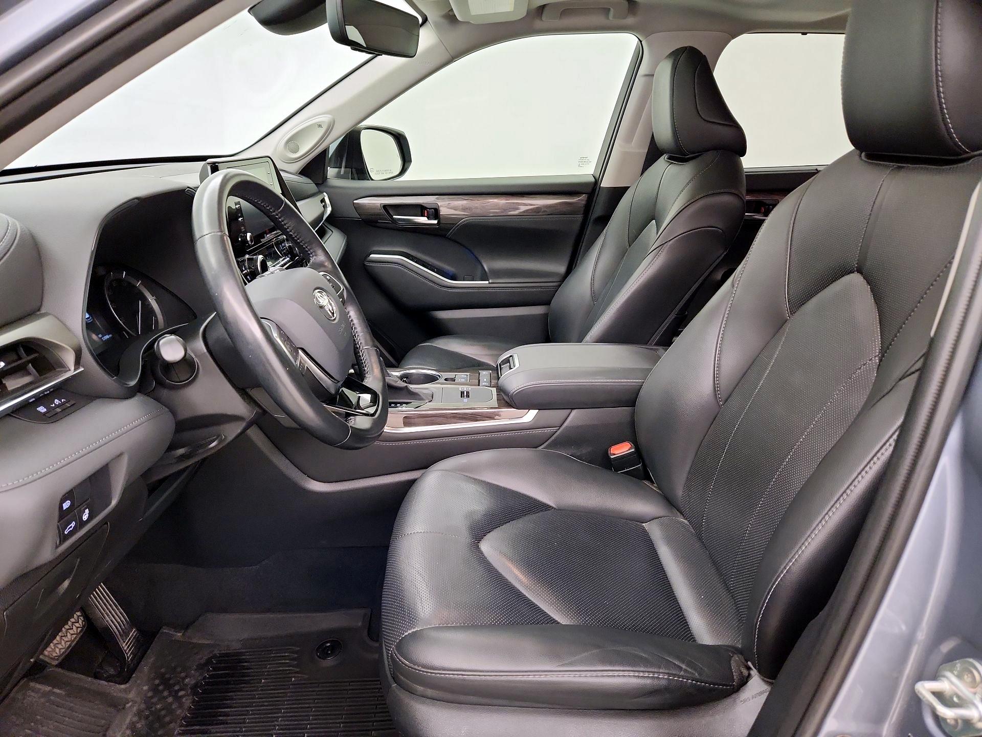 Thumbnail: 2020 Toyota Highlander - 11