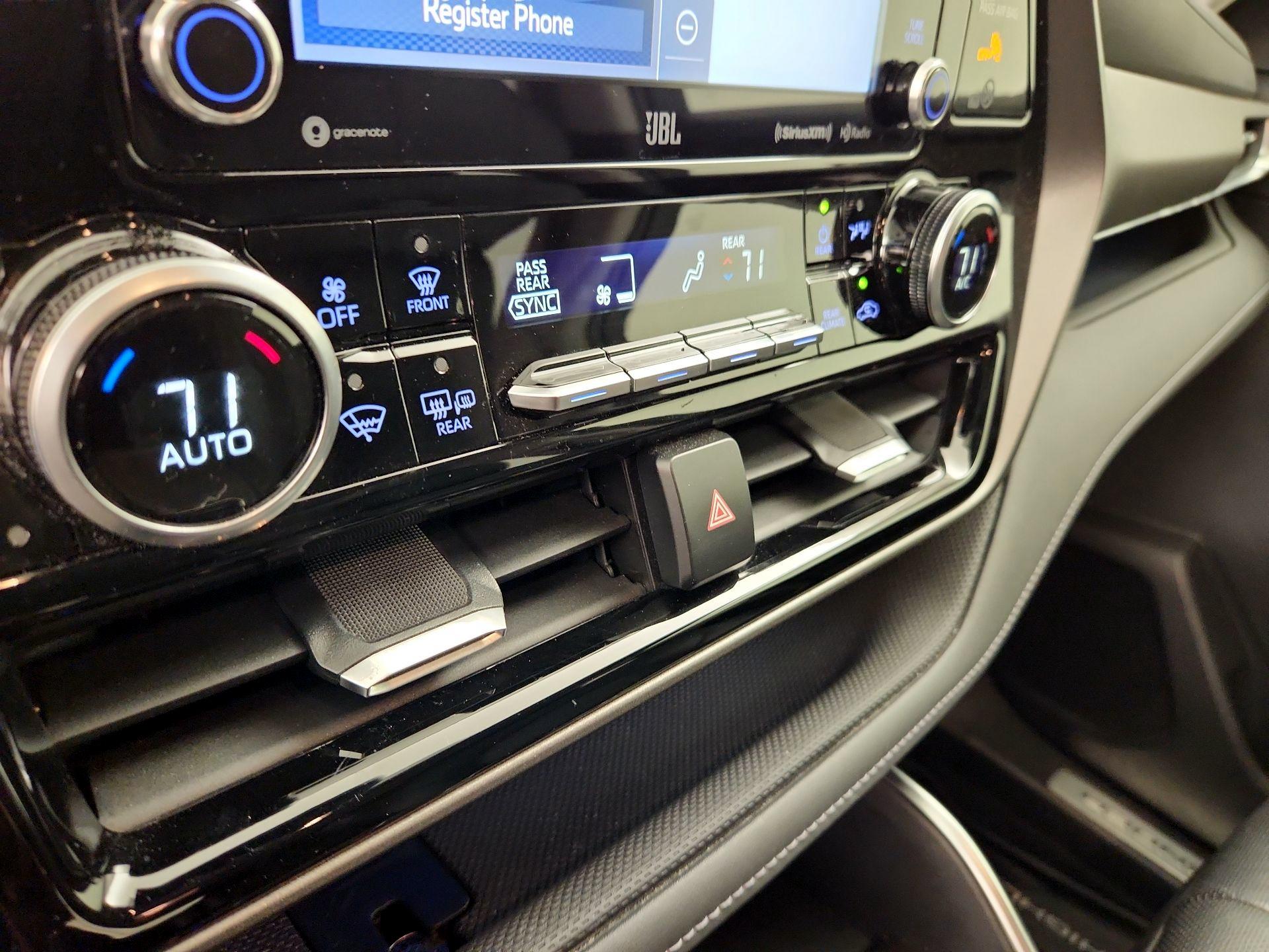 Thumbnail: 2020 Toyota Highlander - 17