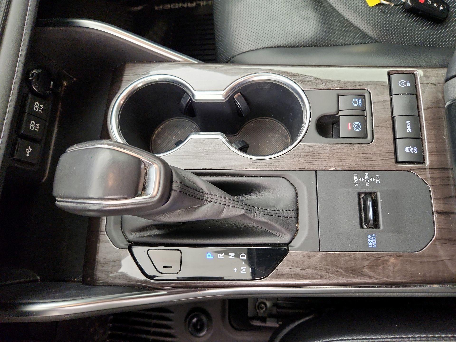 Thumbnail: 2020 Toyota Highlander - 18