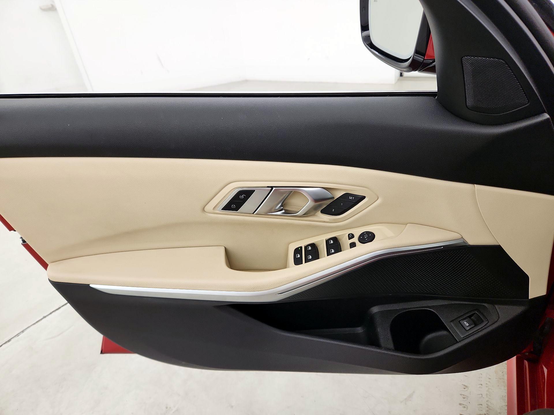 Thumbnail: 2022 BMW 3 Series - 12