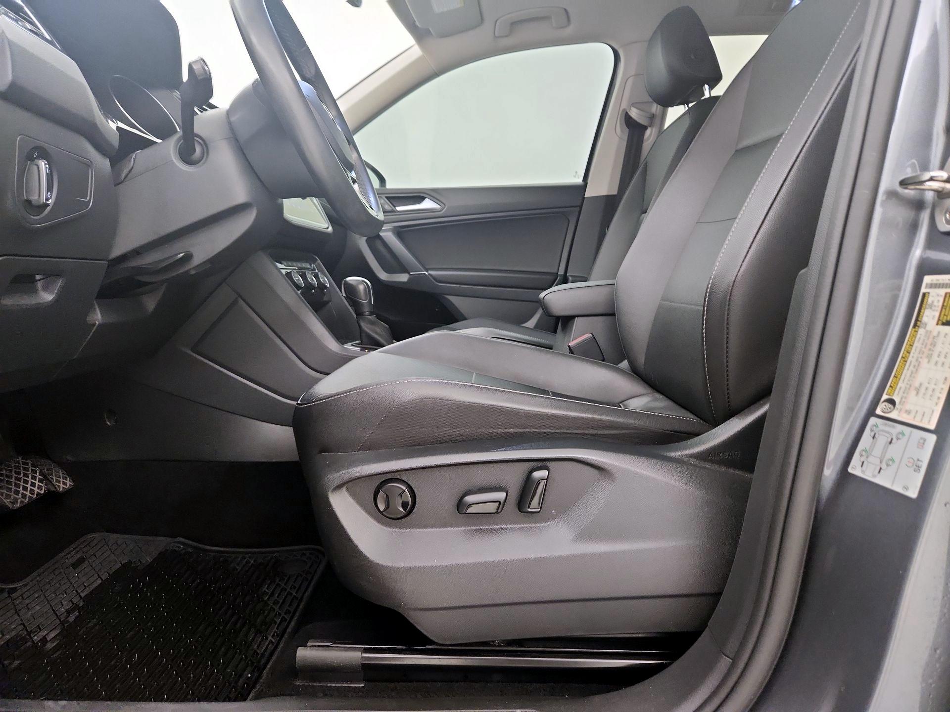 Thumbnail: 2020 Volkswagen Tiguan - 11