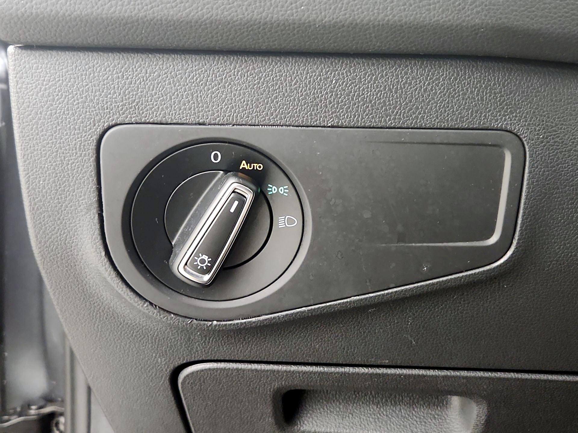 Thumbnail: 2020 Volkswagen Tiguan - 13