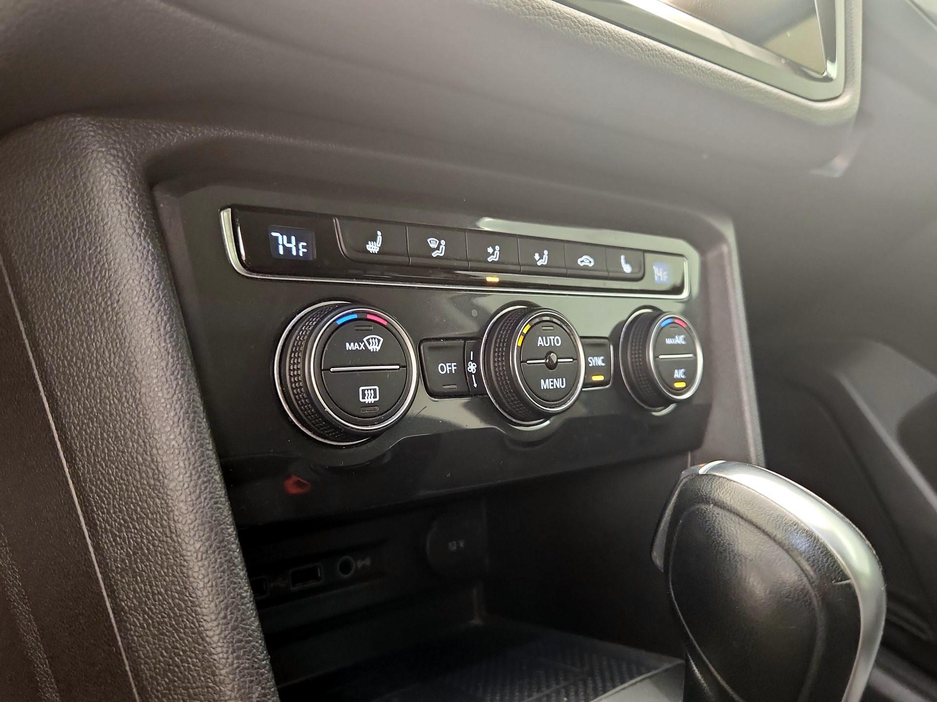 Thumbnail: 2020 Volkswagen Tiguan - 16