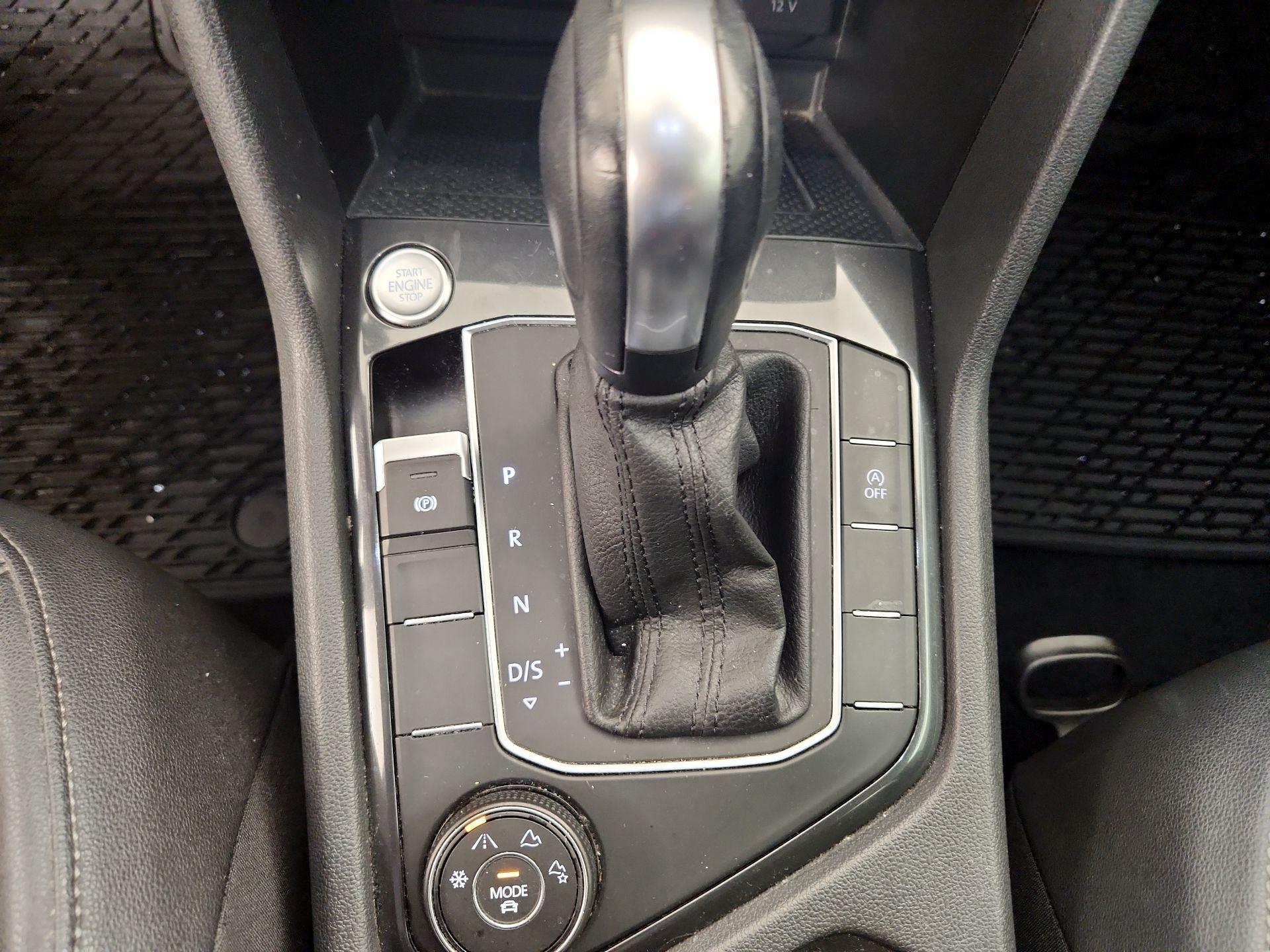 Thumbnail: 2020 Volkswagen Tiguan - 17