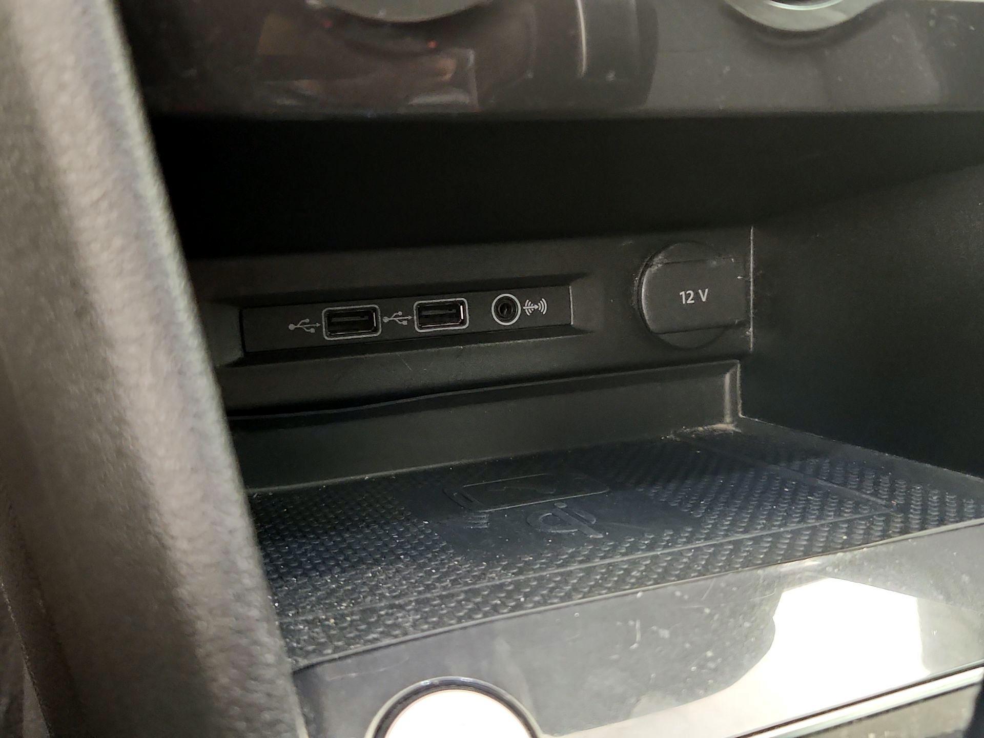 Thumbnail: 2020 Volkswagen Tiguan - 18