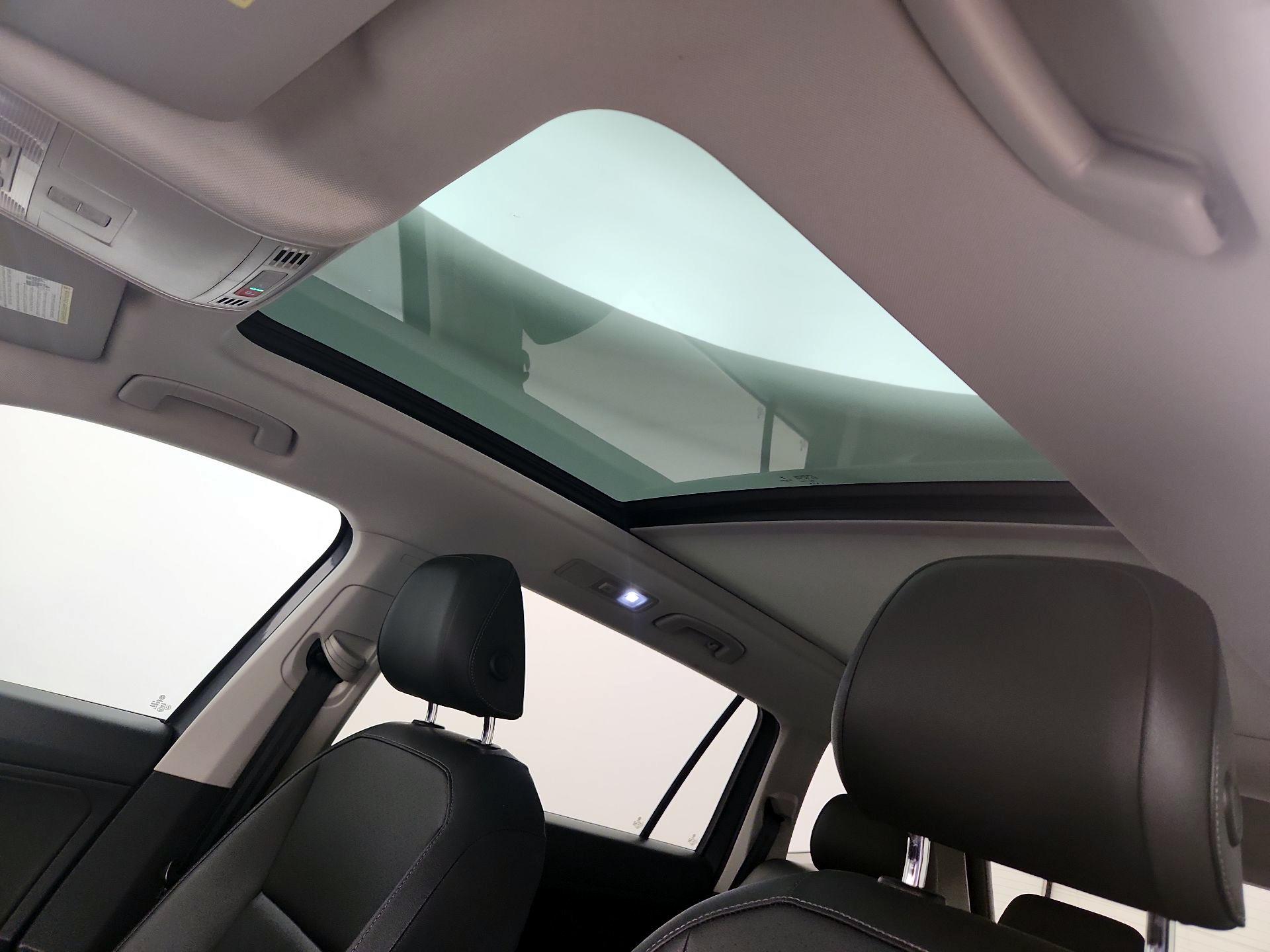 Thumbnail: 2020 Volkswagen Tiguan - 19