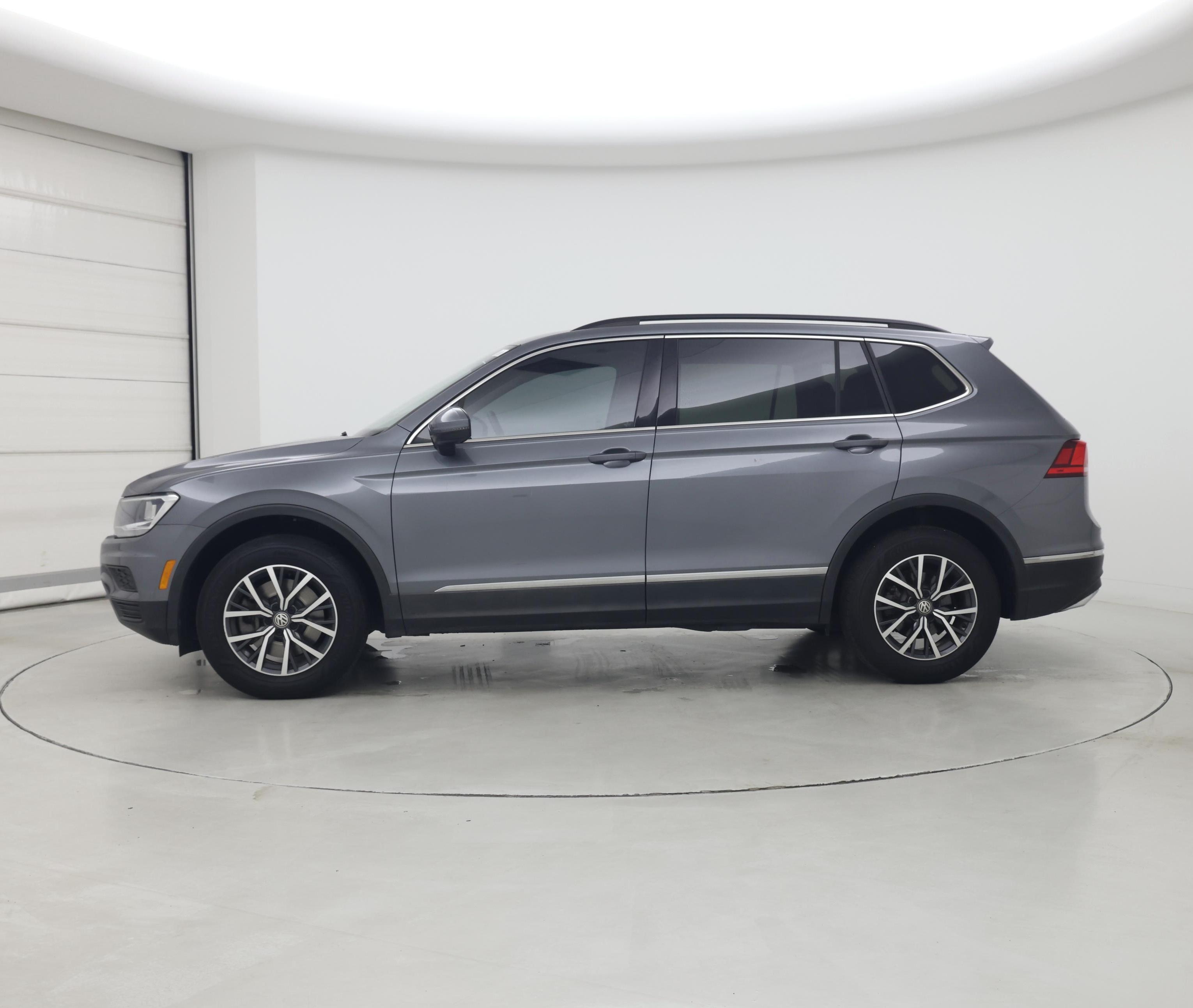 Thumbnail: 2020 Volkswagen Tiguan - 3