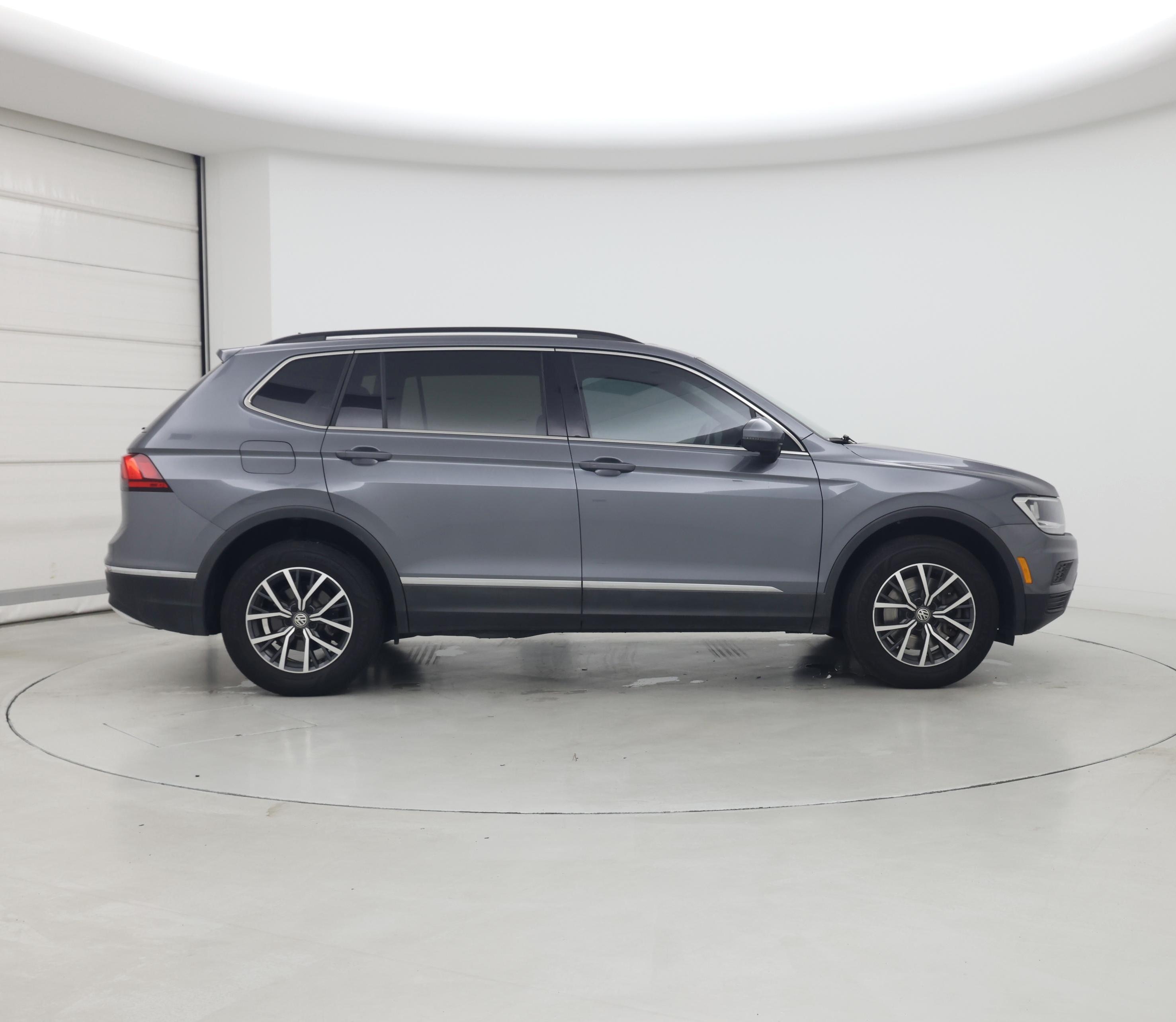 Thumbnail: 2020 Volkswagen Tiguan - 7