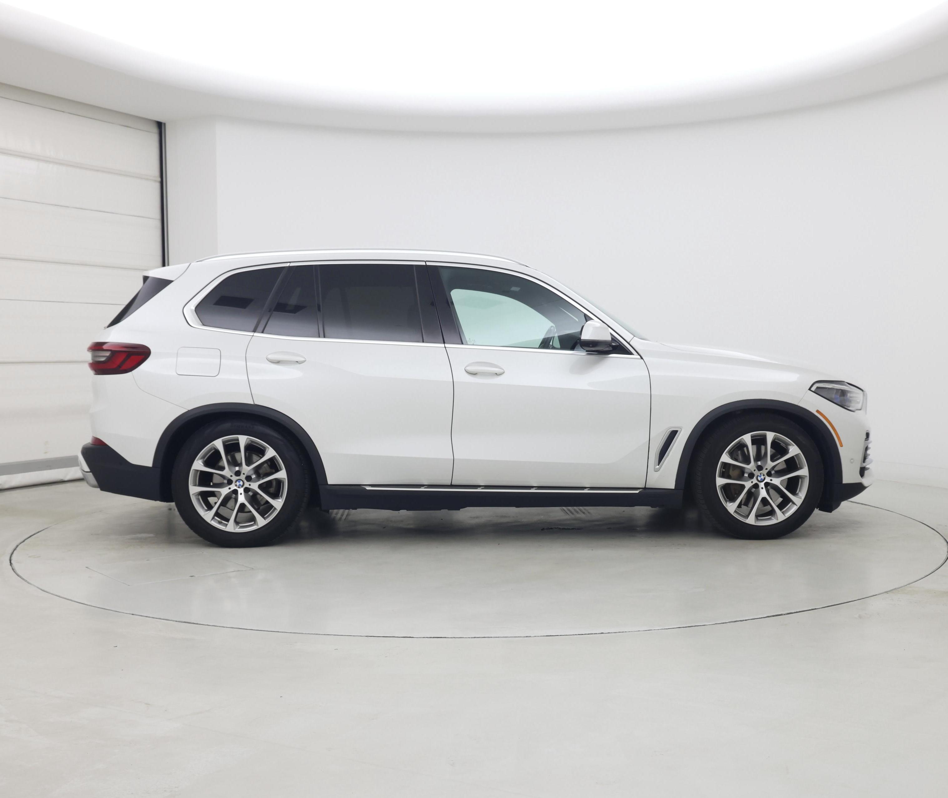 Thumbnail: 2021 BMW X5 - 7