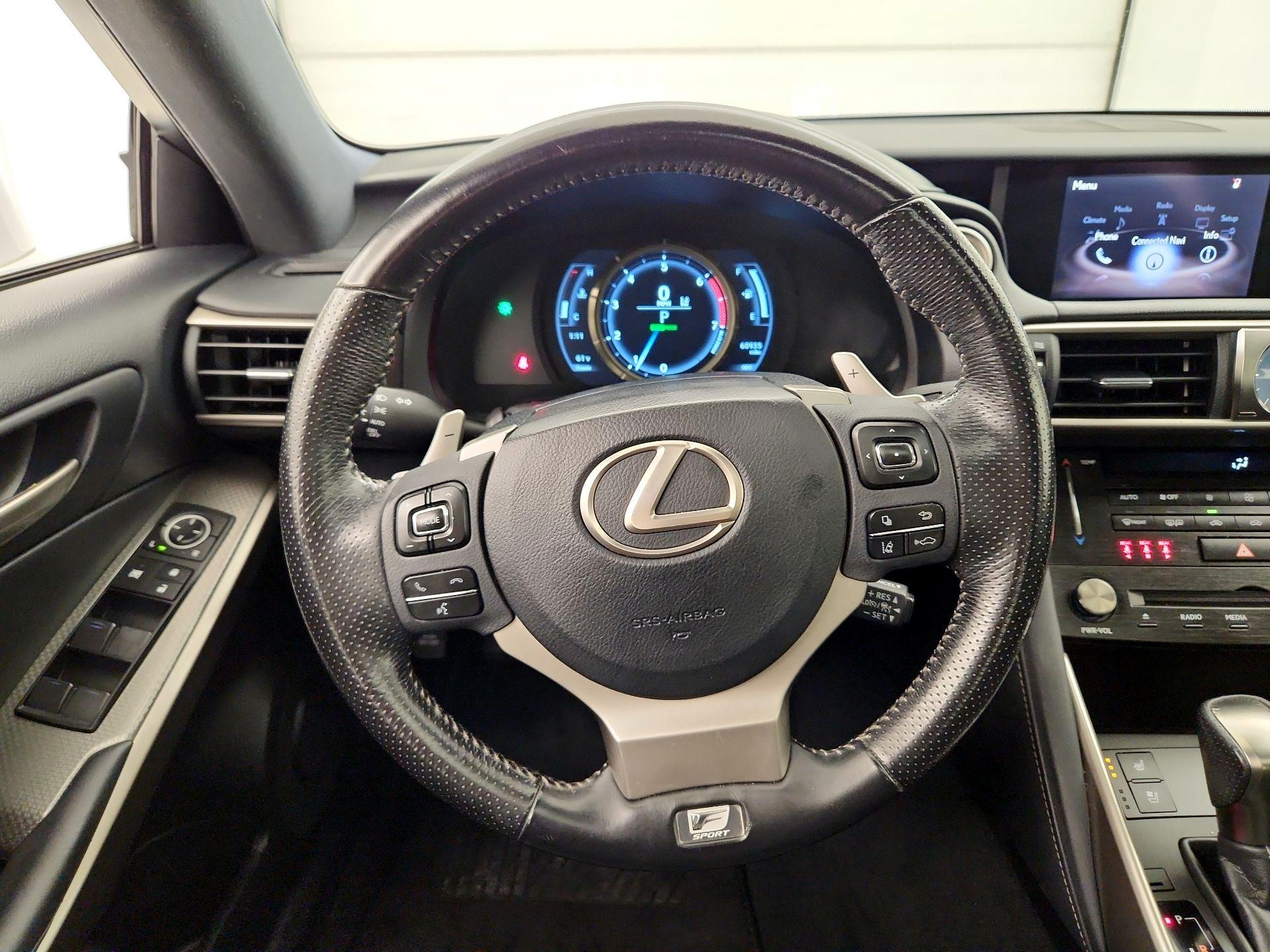 Thumbnail: 2018 Lexus IS - 10