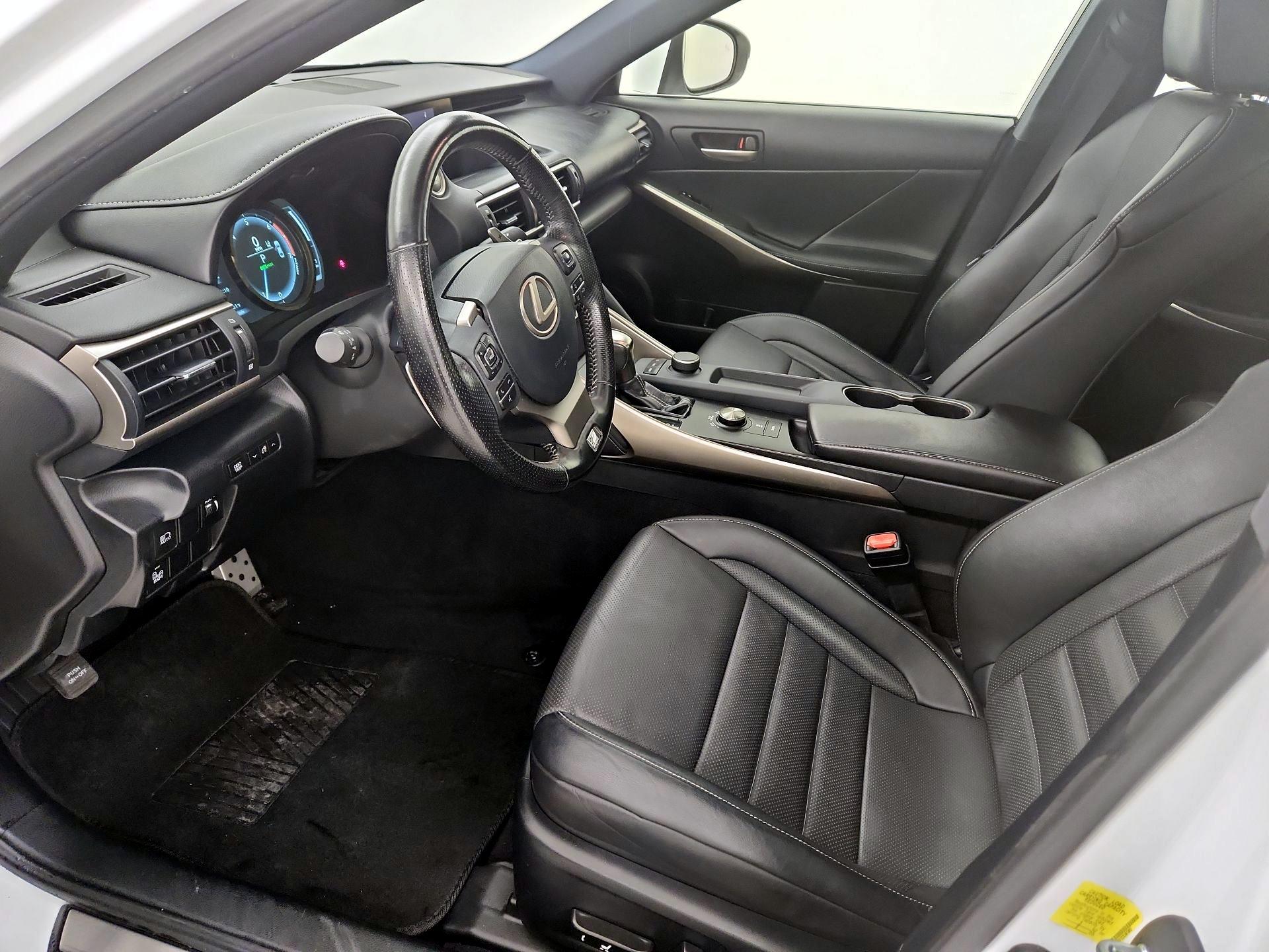 Thumbnail: 2018 Lexus IS - 11