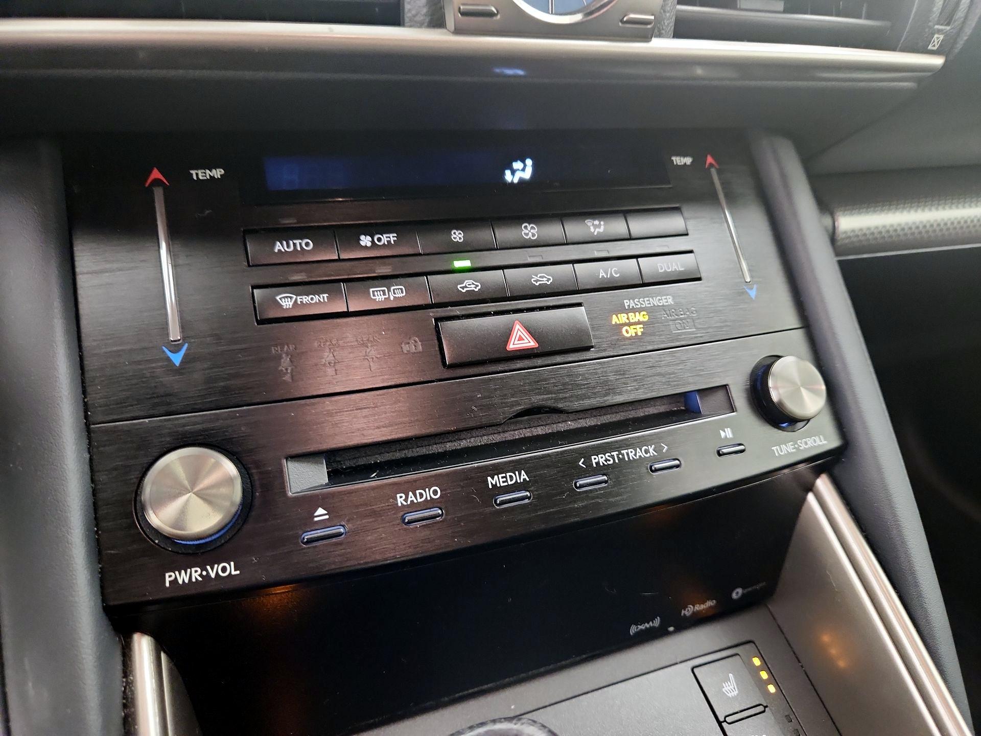 Thumbnail: 2018 Lexus IS - 16