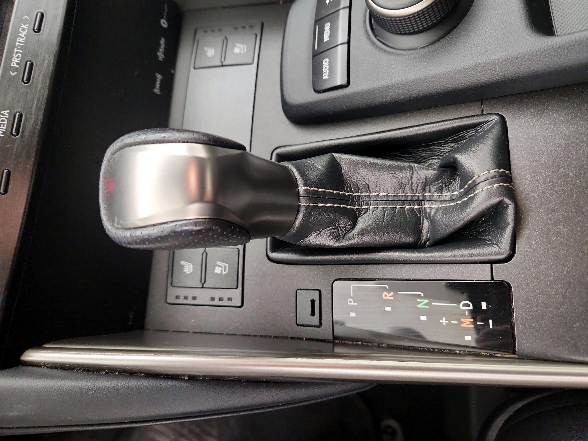 Thumbnail: 2018 Lexus IS - 17