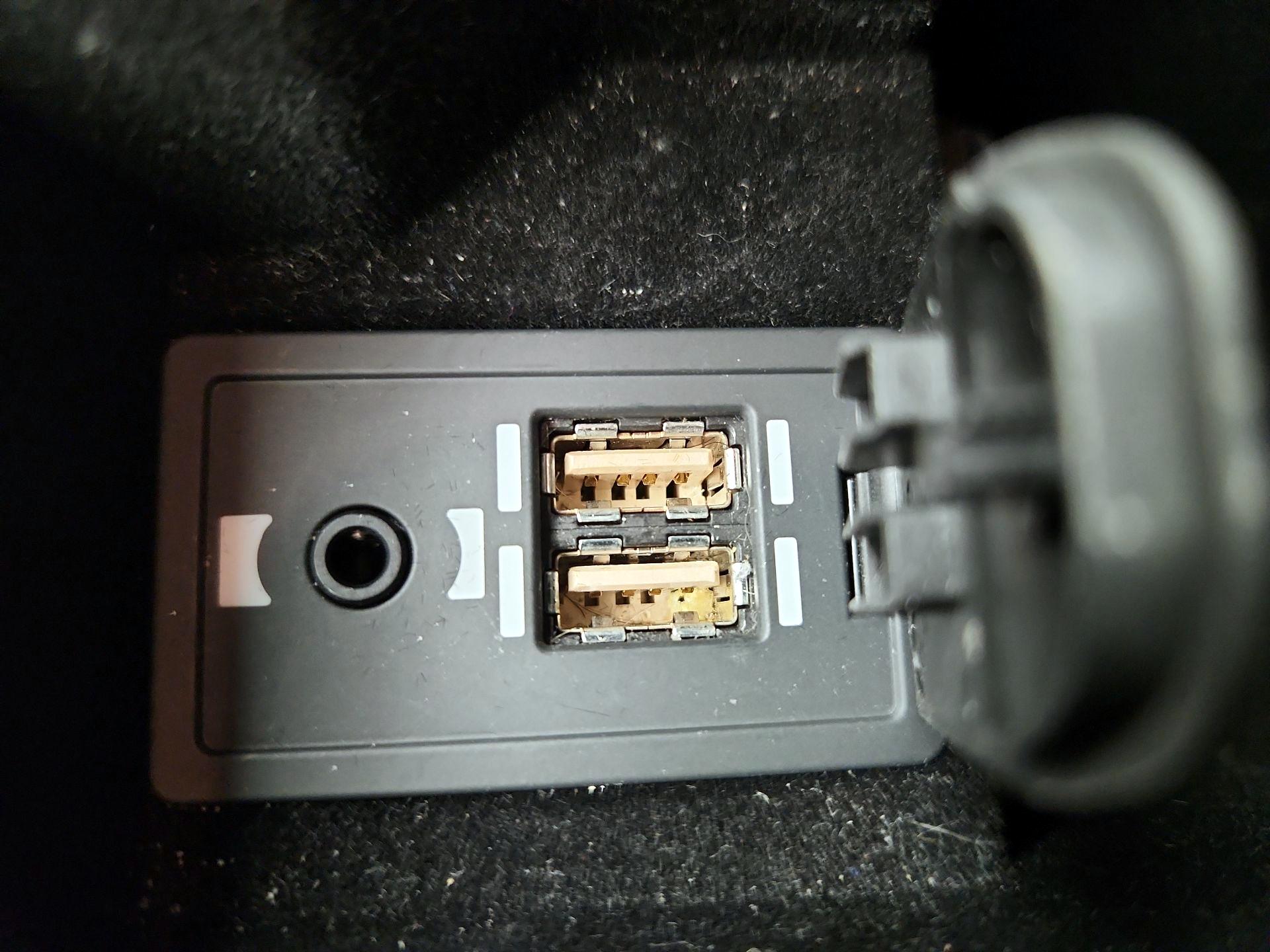 Thumbnail: 2018 Lexus IS - 18