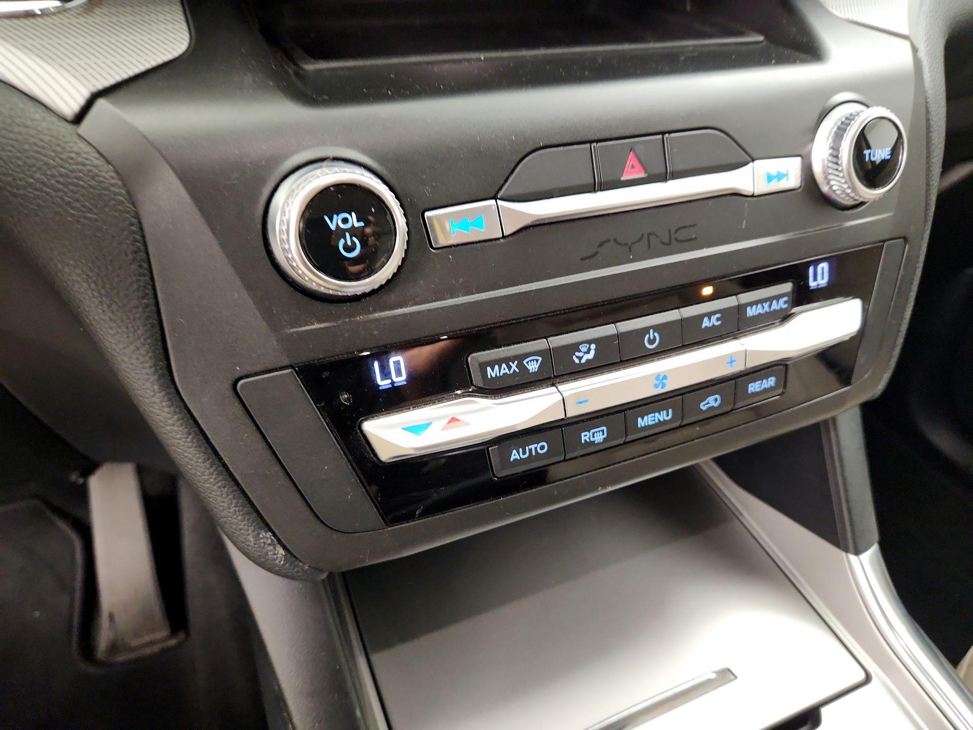 Thumbnail: 2020 Ford Explorer - 16