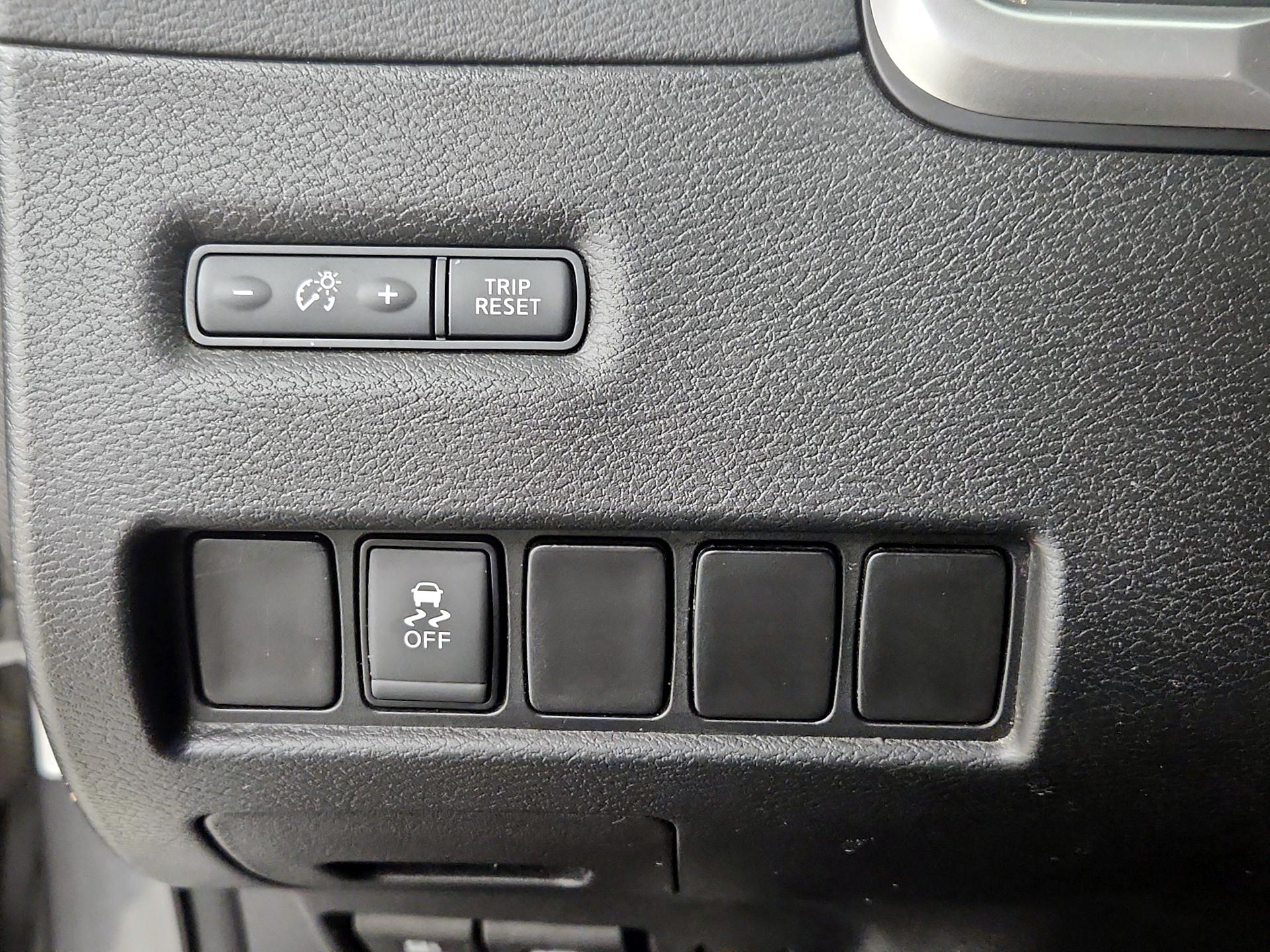 Thumbnail: 2016 Nissan Murano - 13