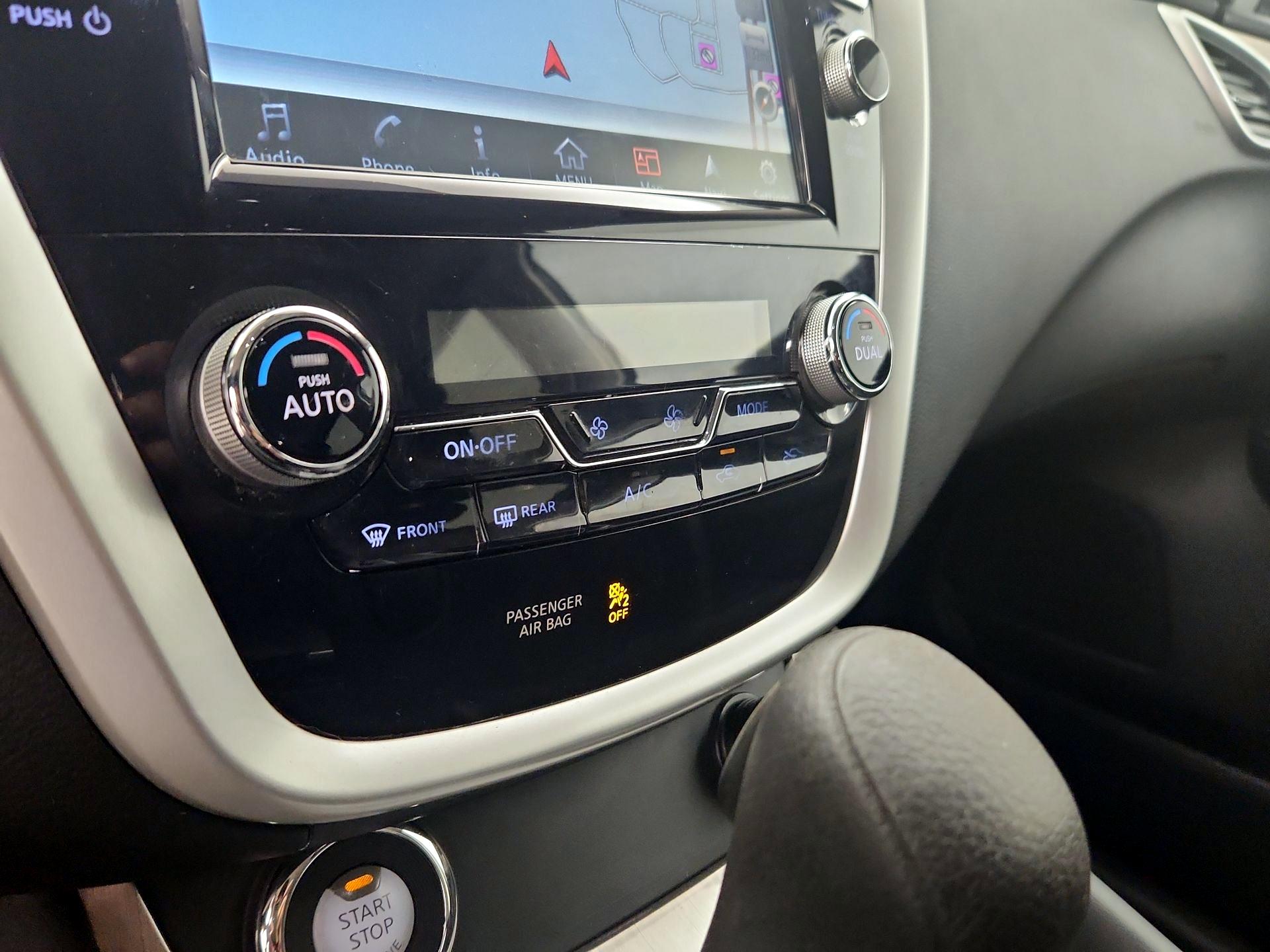 Thumbnail: 2016 Nissan Murano - 17