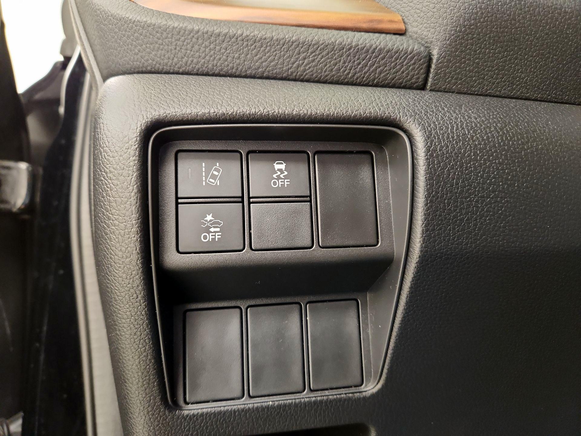 Thumbnail: 2017 Honda CR-V - 13