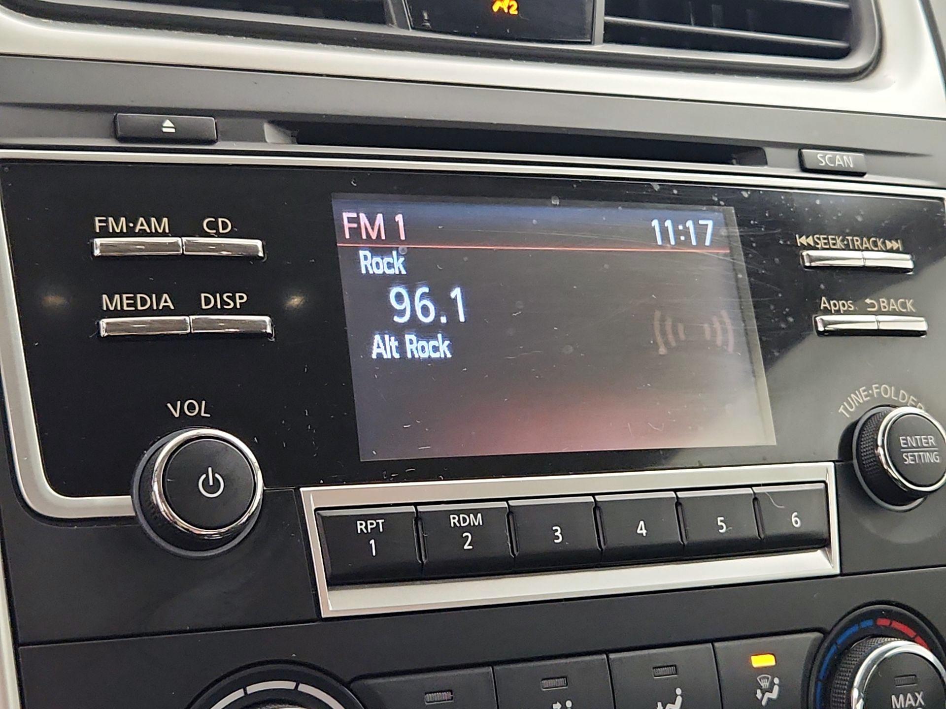 Thumbnail: 2016 Nissan Altima - 15