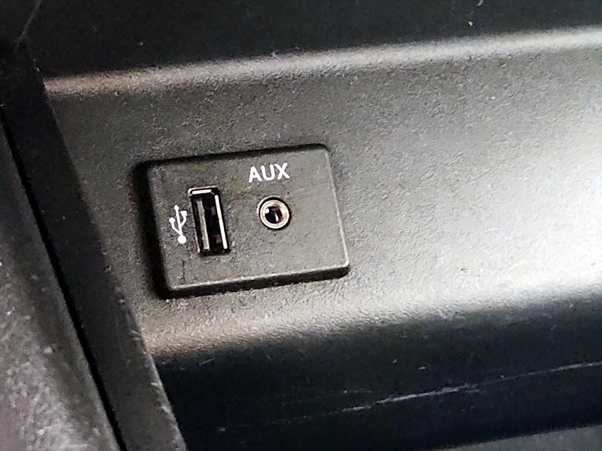 Thumbnail: 2016 Nissan Altima - 18