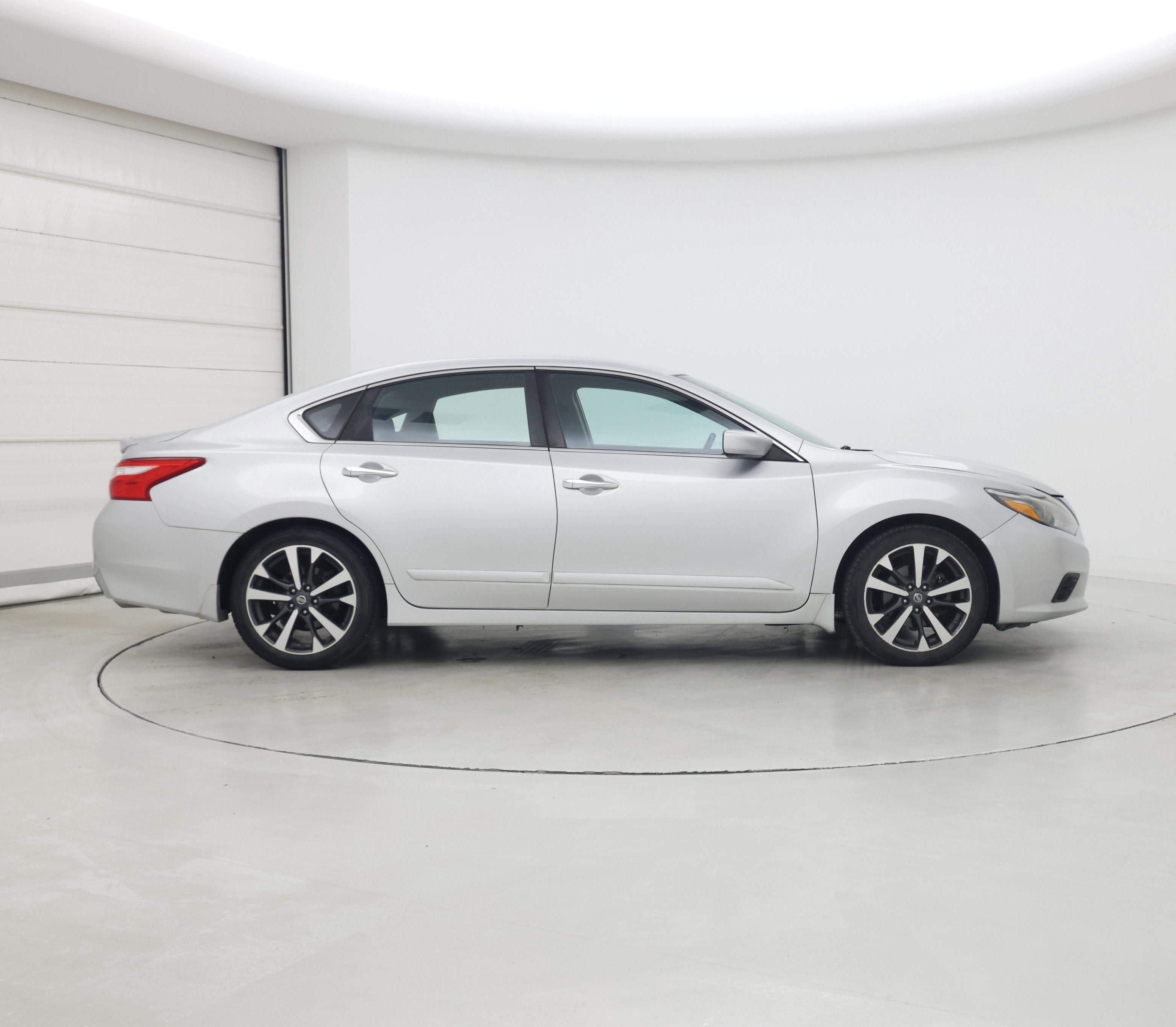 Thumbnail: 2016 Nissan Altima - 7