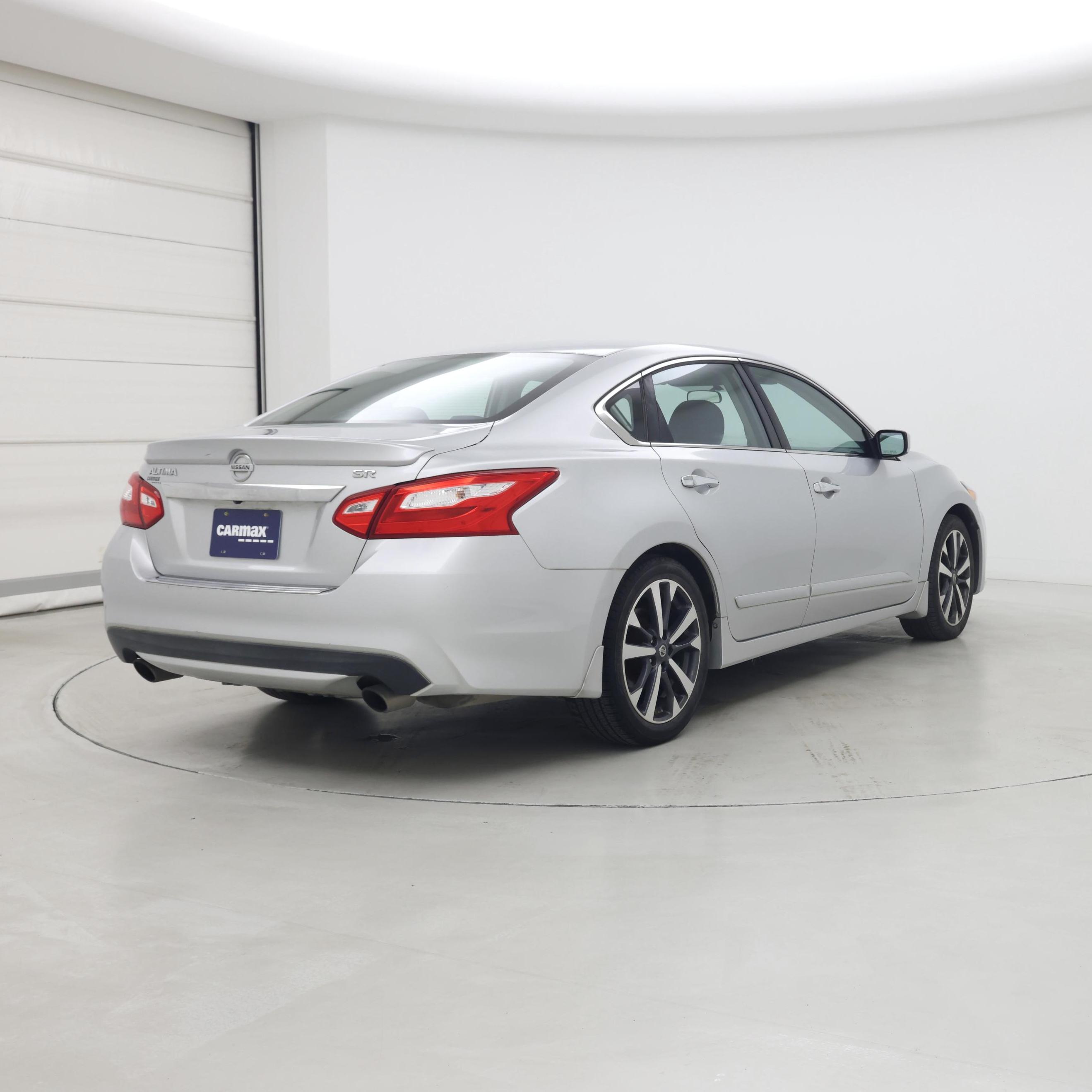 Thumbnail: 2016 Nissan Altima - 8