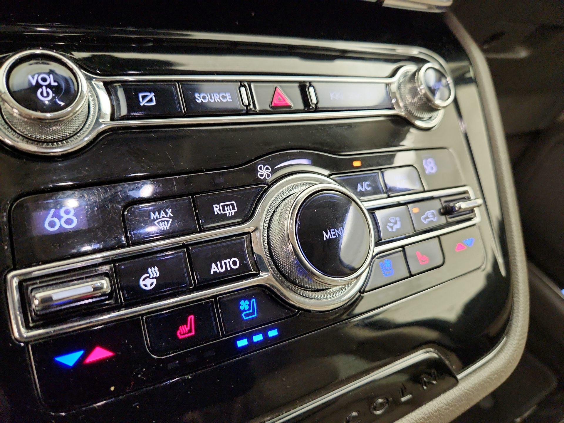 Thumbnail: 2020 Lincoln Corsair - 17