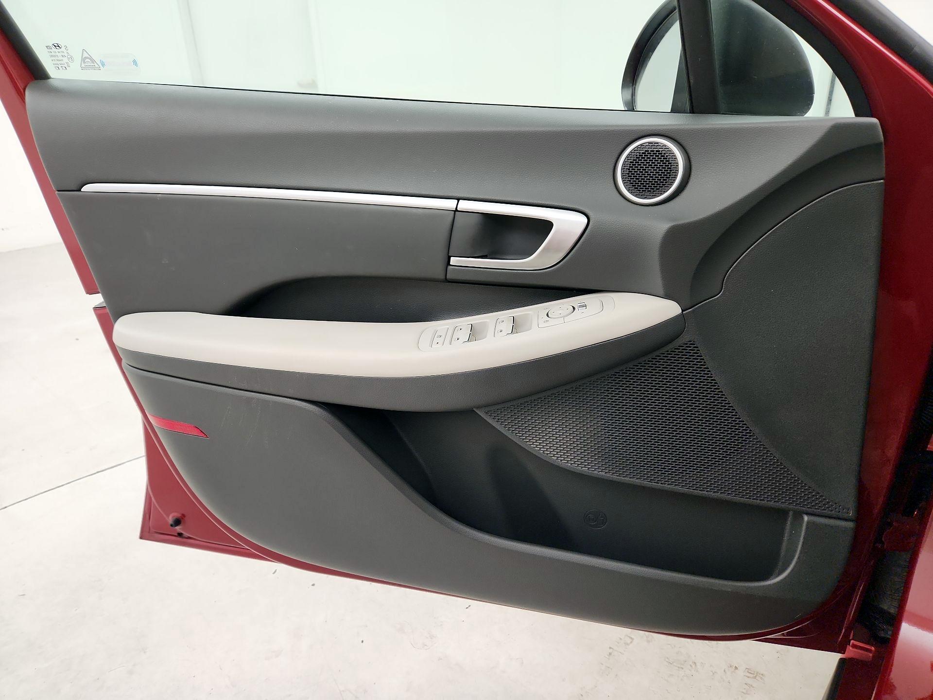 Thumbnail: 2023 Hyundai Sonata - 12