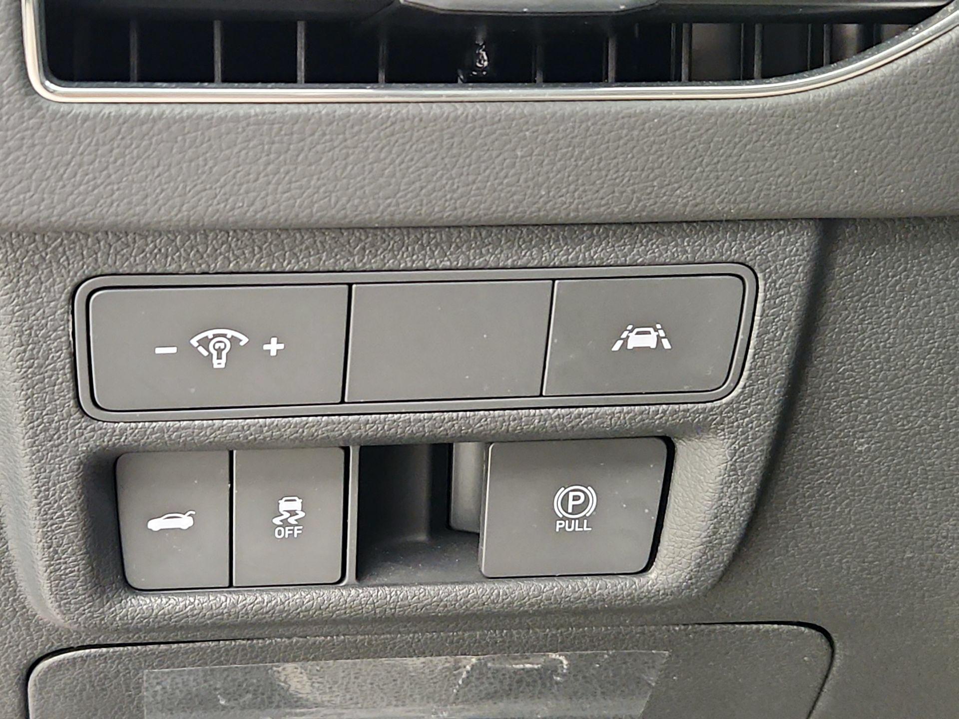 Thumbnail: 2023 Hyundai Sonata - 13