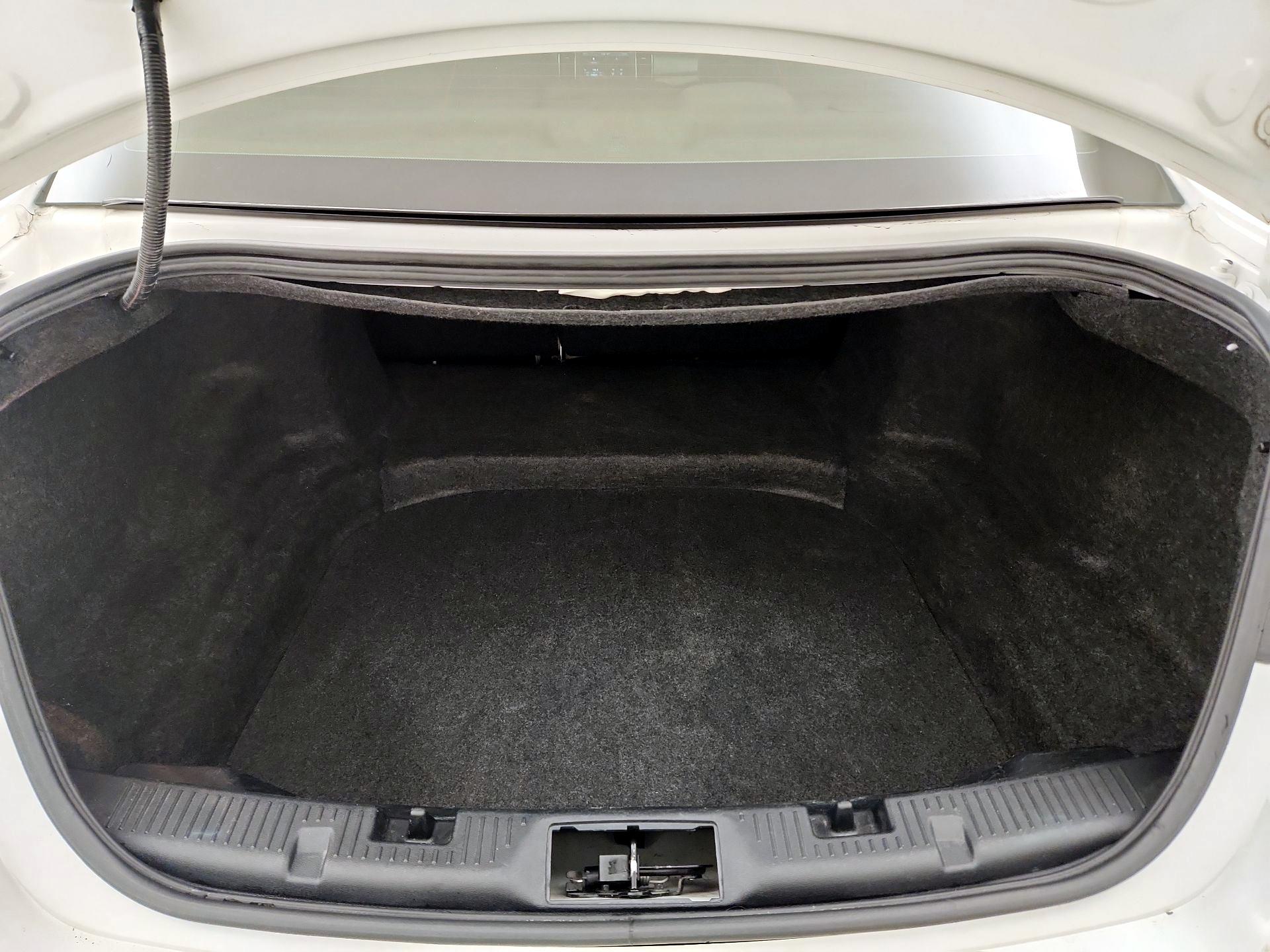 Thumbnail: 2015 Ford Taurus - 20