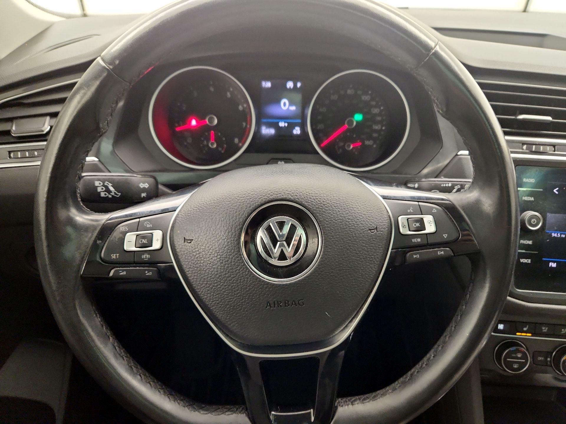 Thumbnail: 2019 Volkswagen Tiguan - 10