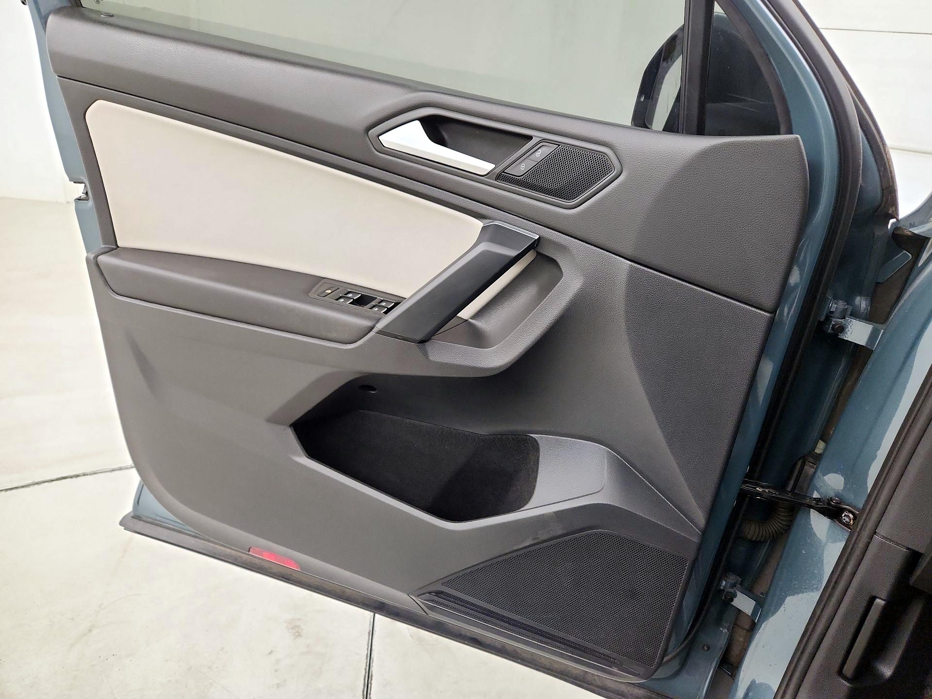 Thumbnail: 2019 Volkswagen Tiguan - 12