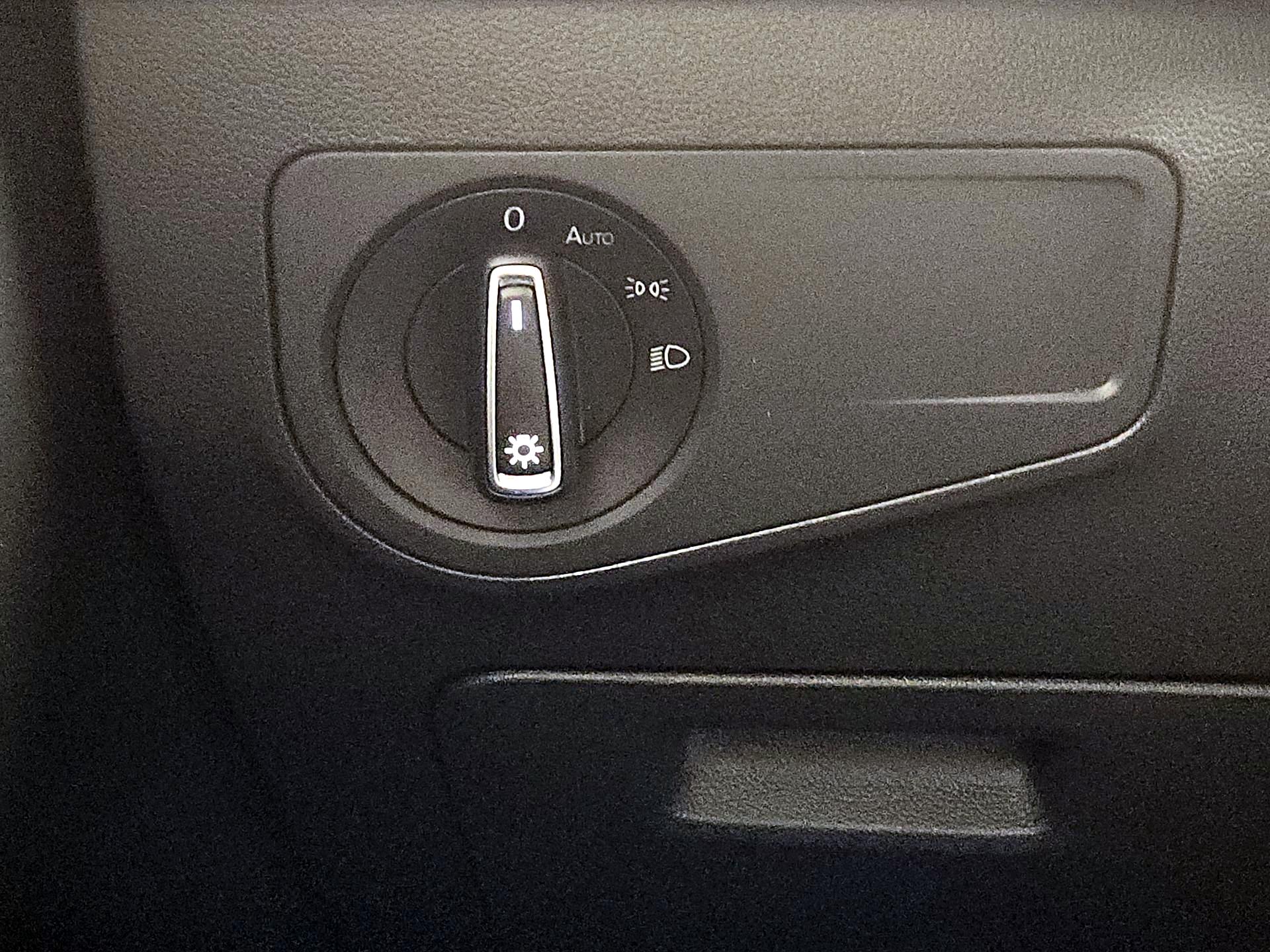 Thumbnail: 2019 Volkswagen Tiguan - 13