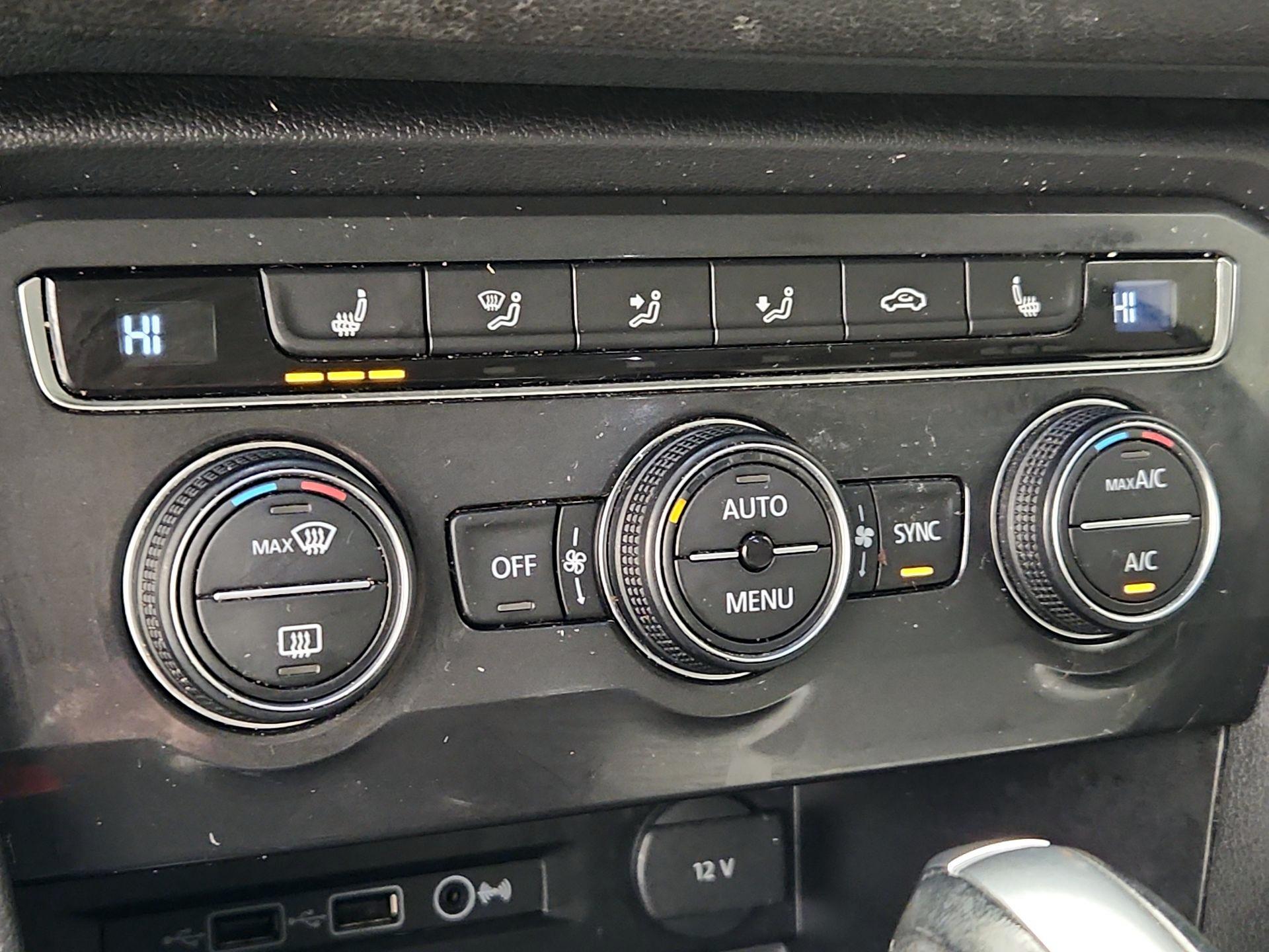 Thumbnail: 2019 Volkswagen Tiguan - 16